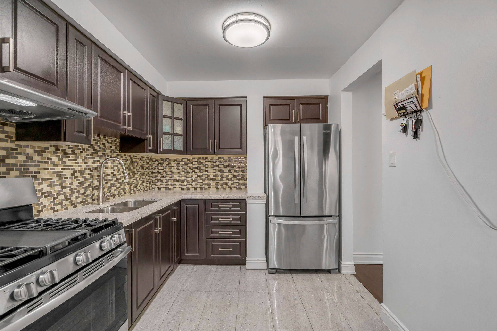 Mississauga, ON L4T 2X7,7450 Darcel AVE #12