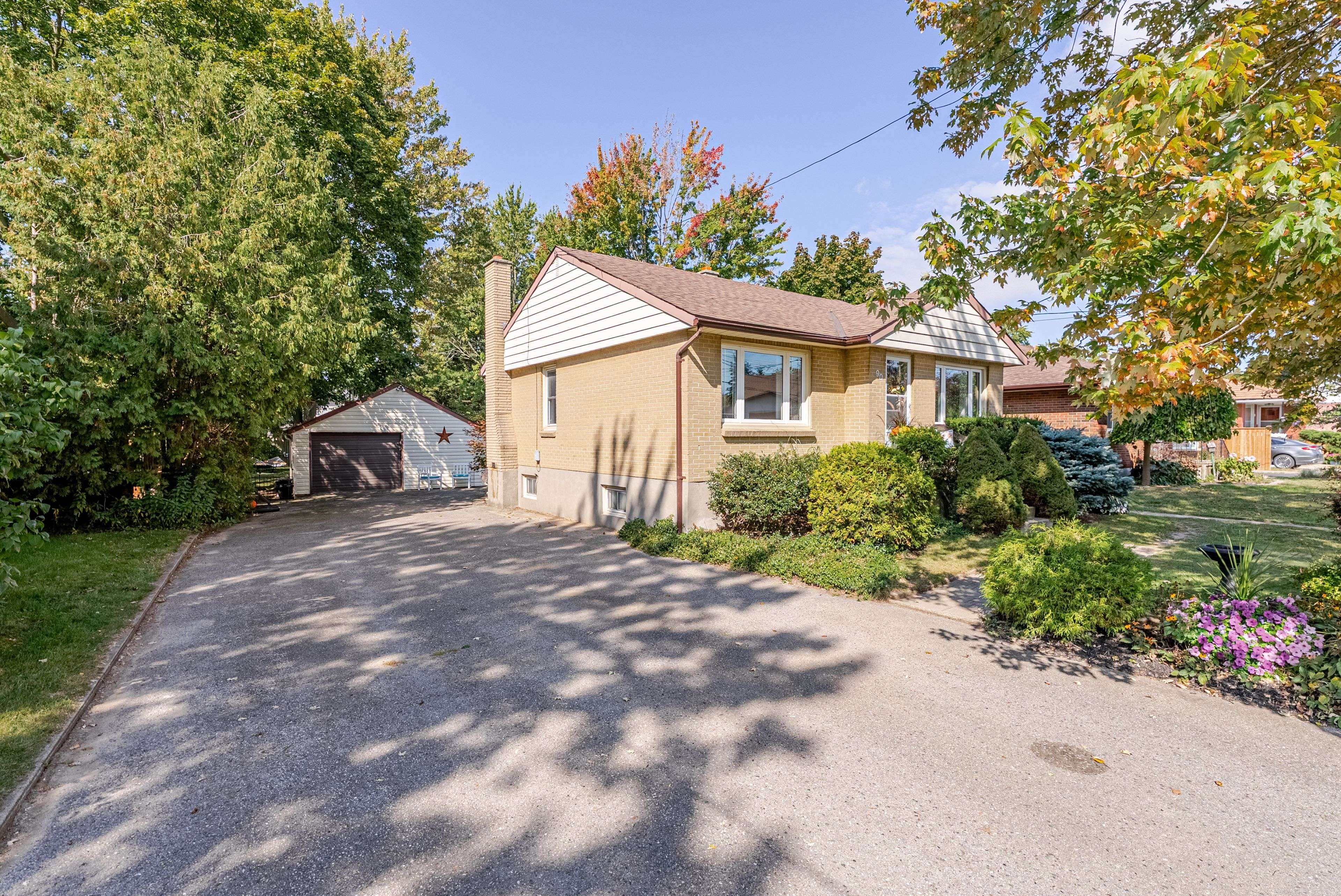 Aylmer, ON N5H 2P4,90 Caverly RD