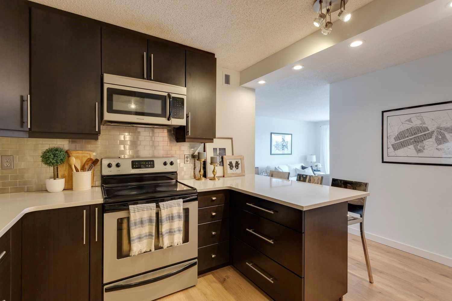 1011 12 AVE SW #804, Calgary, AB T2R 0J5