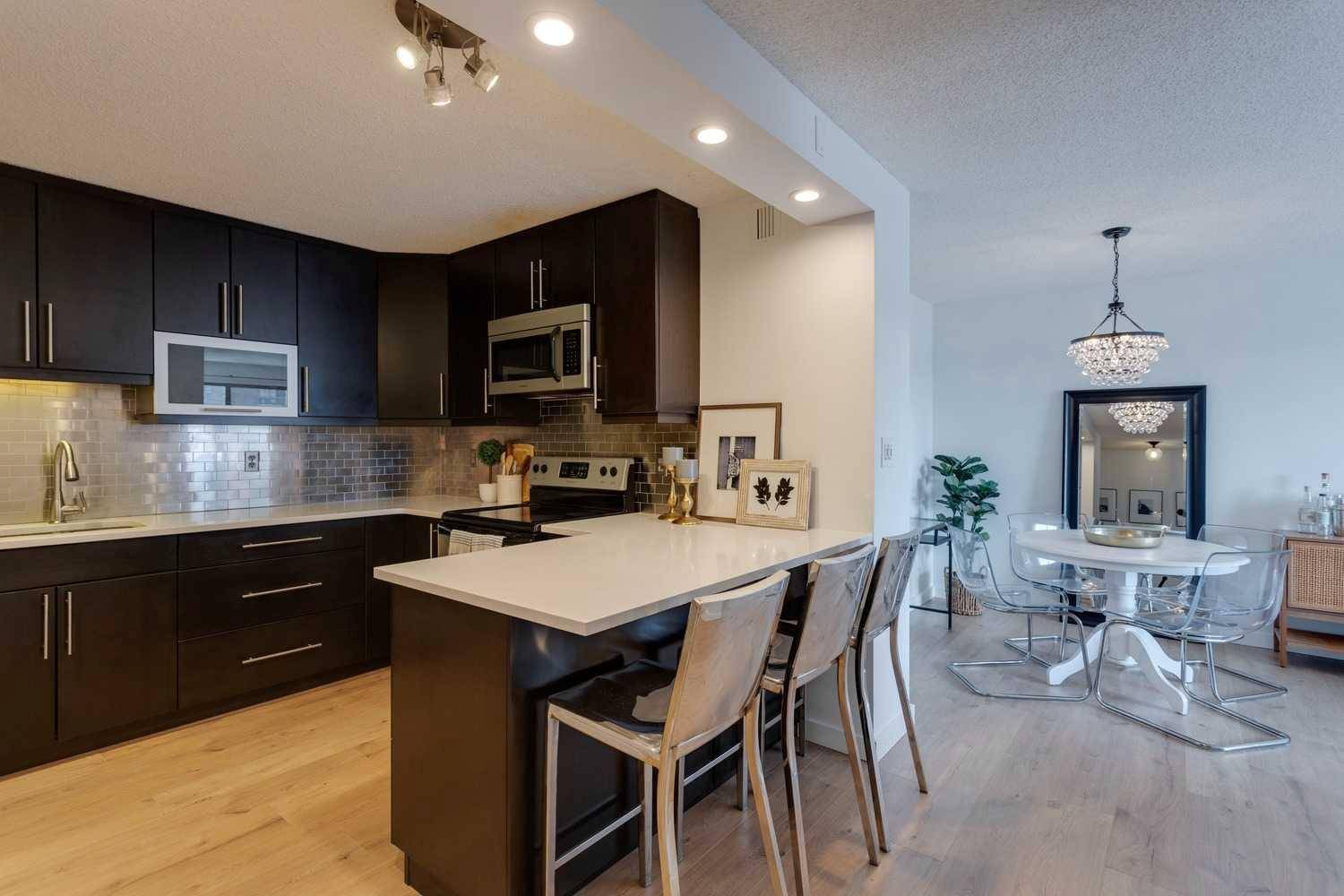 1011 12 AVE SW #804, Calgary, AB T2R 0J5