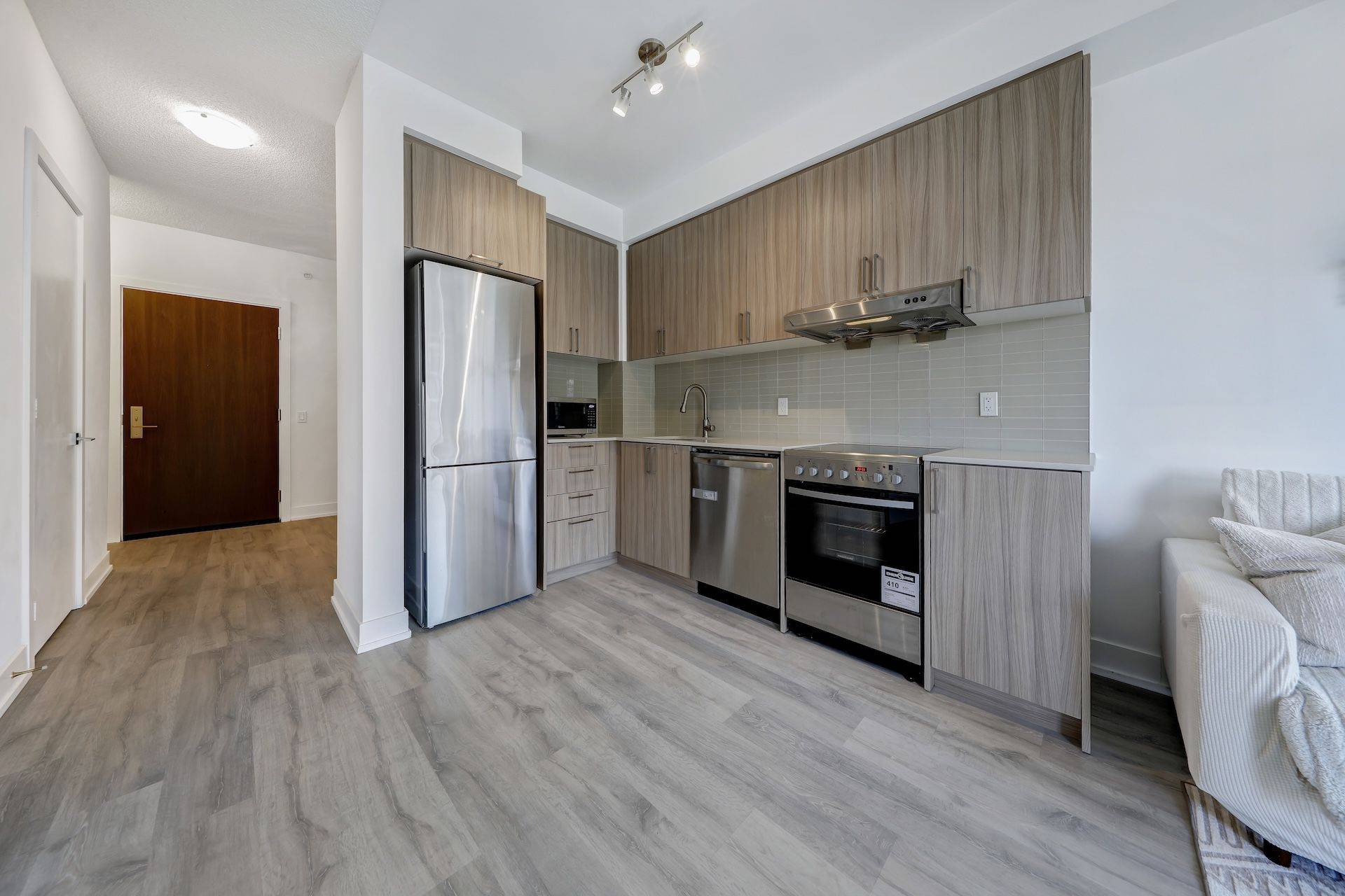 Markham, ON L3R 6J1,278 Buchanan DR #602E