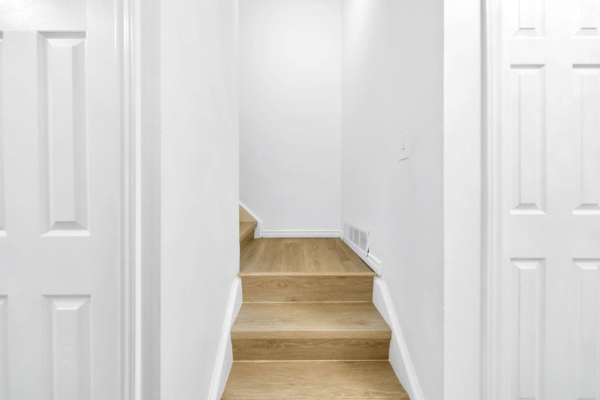 Hamilton, ON L9B 1R6,1460 Garth ST W #6