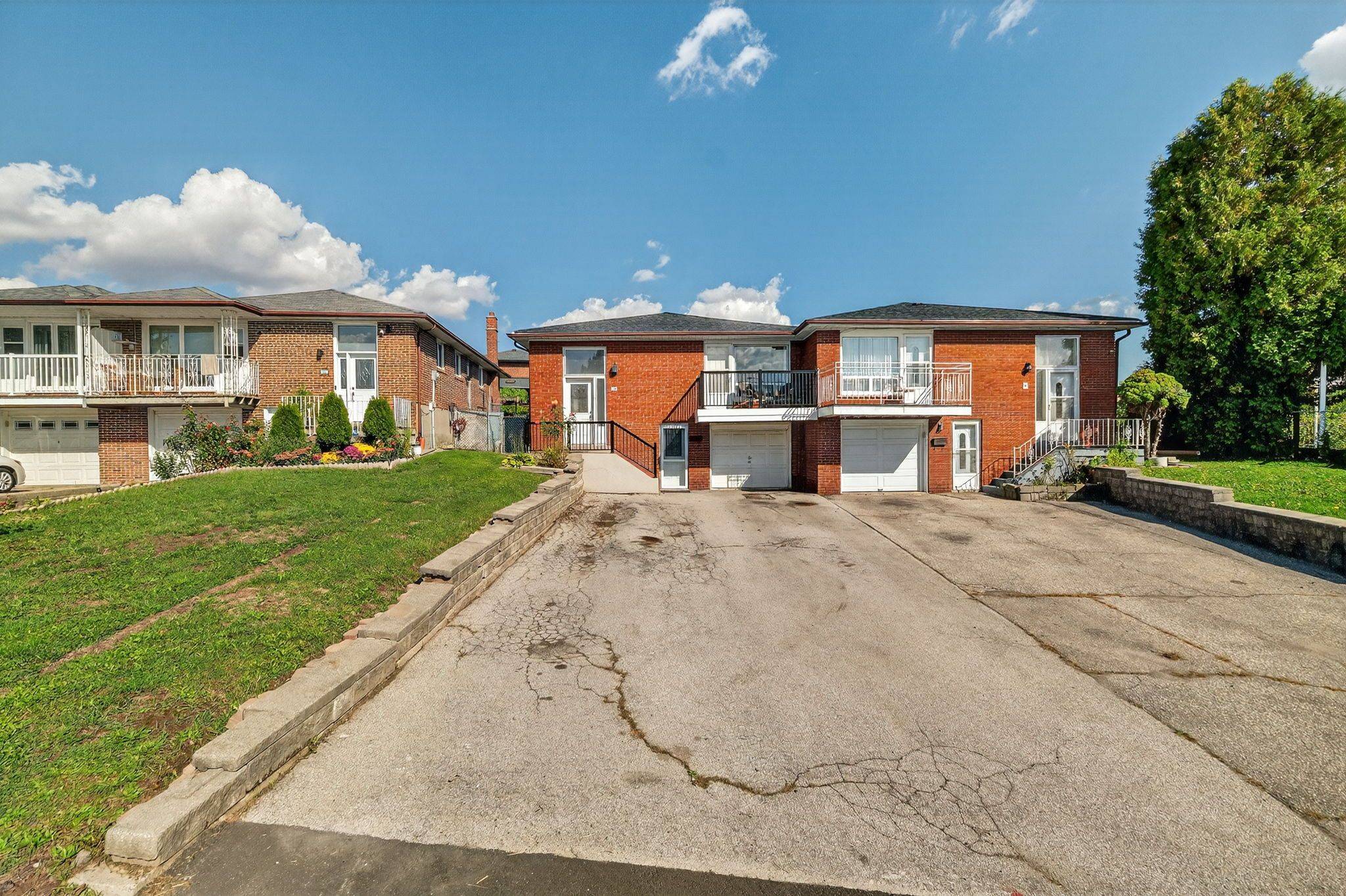 Toronto W05, ON M3N 1E6,35 Paradelle CRES