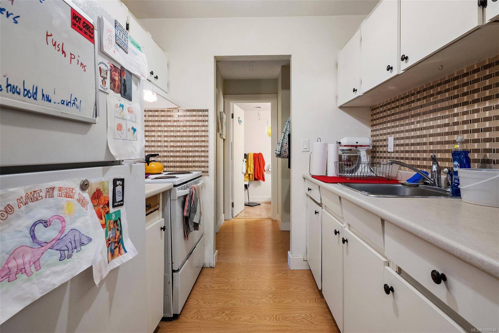 Victoria, BC V8T 3Y9,2610 Graham St #103