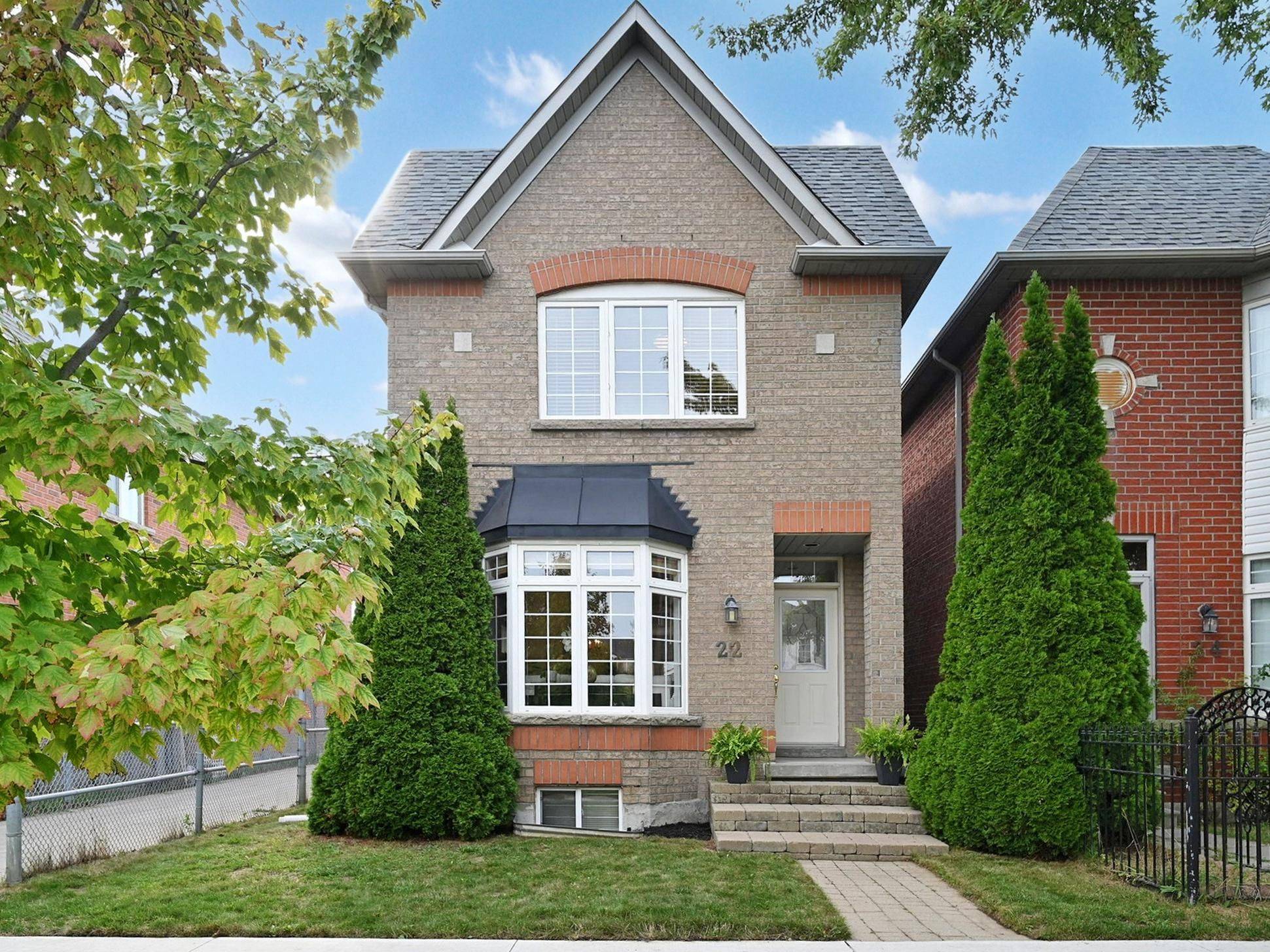 Toronto E04, ON M1P 5C2,22 Sierra DR