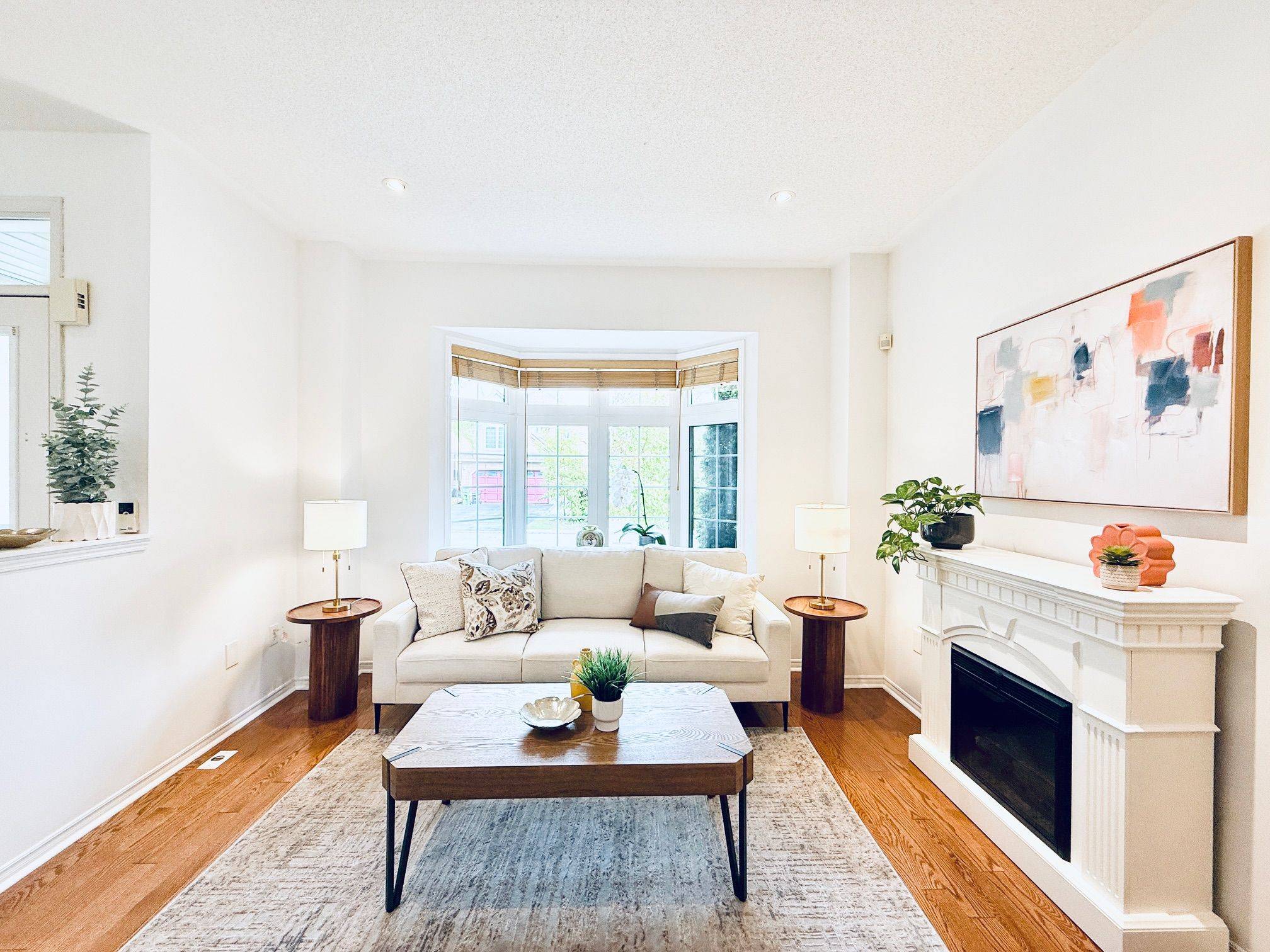 Toronto E04, ON M1P 5C2,22 Sierra DR