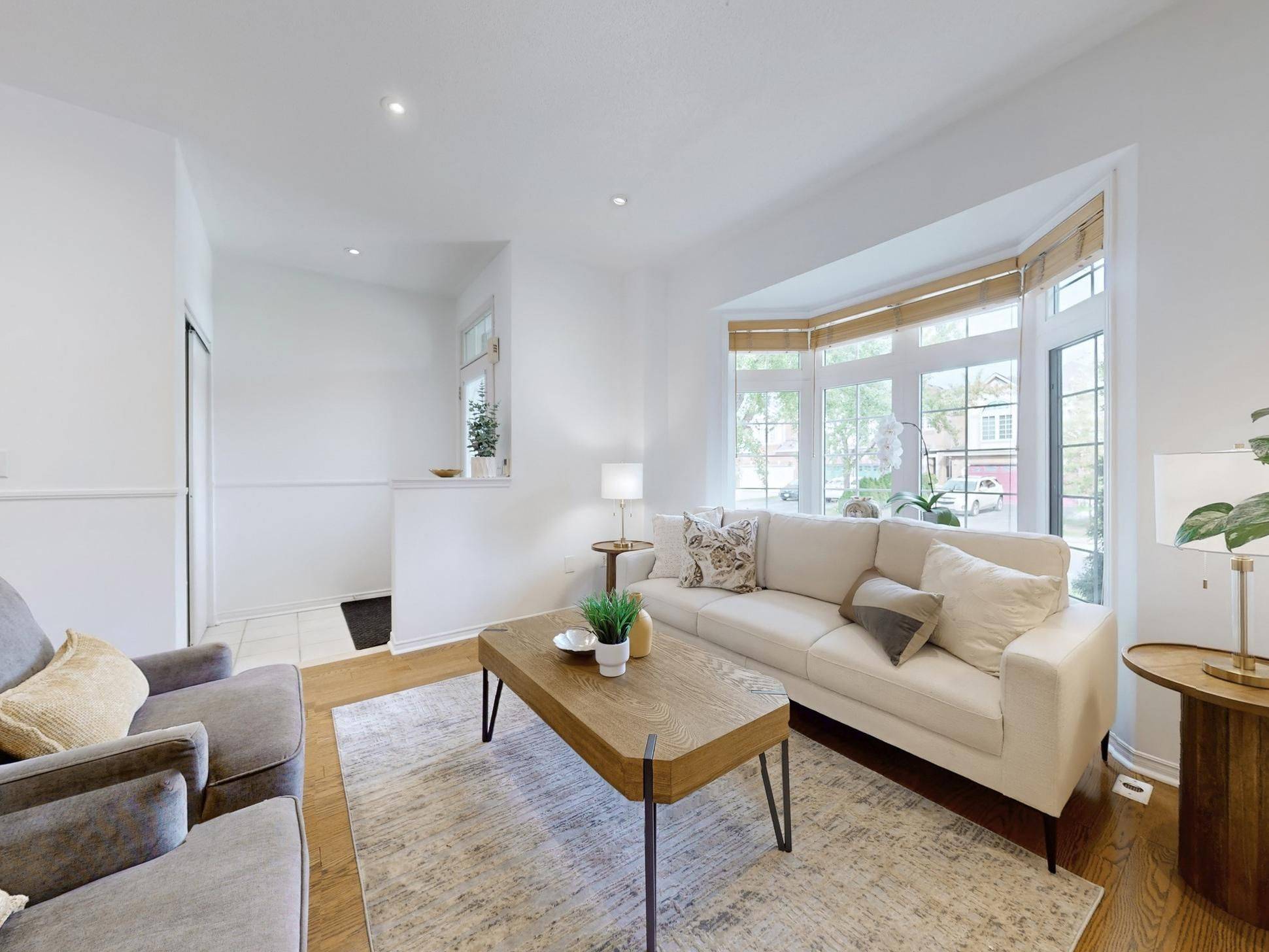 Toronto E04, ON M1P 5C2,22 Sierra DR