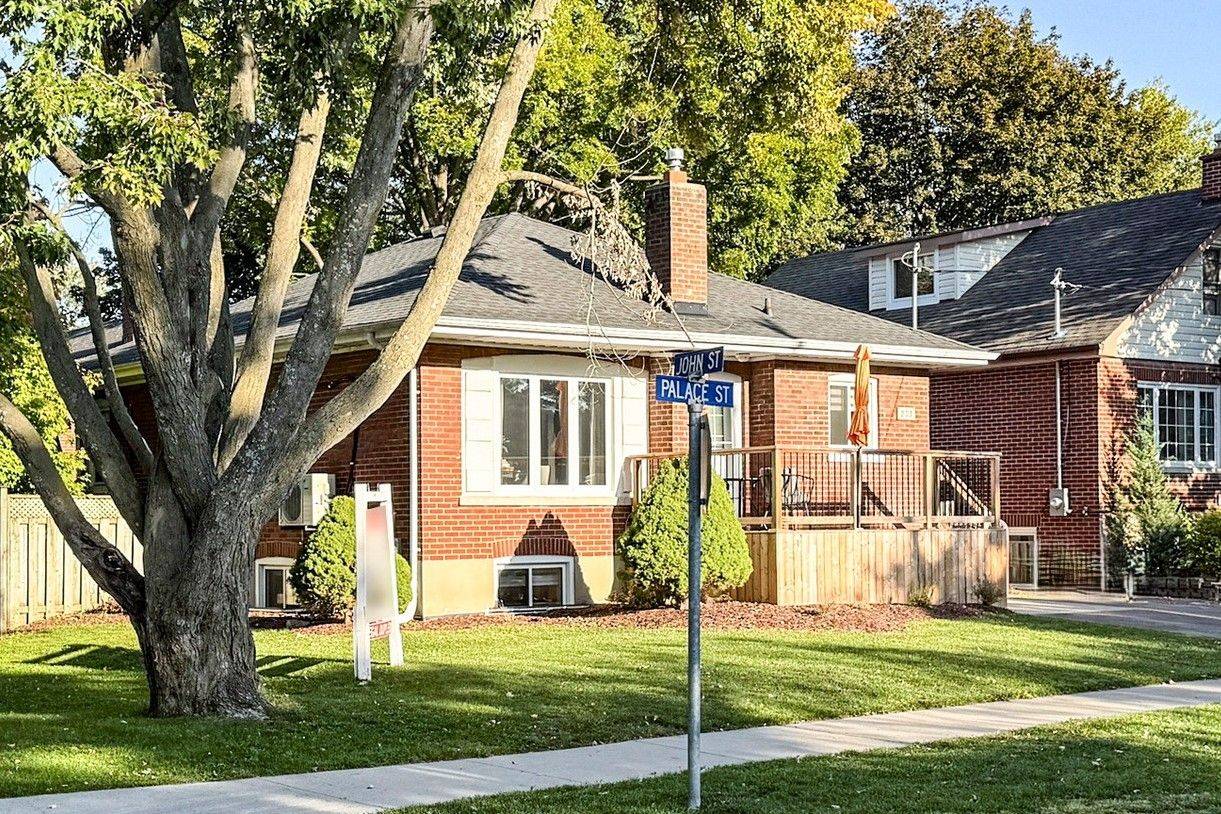 Whitby, ON L1N 5G1,233 Palace ST