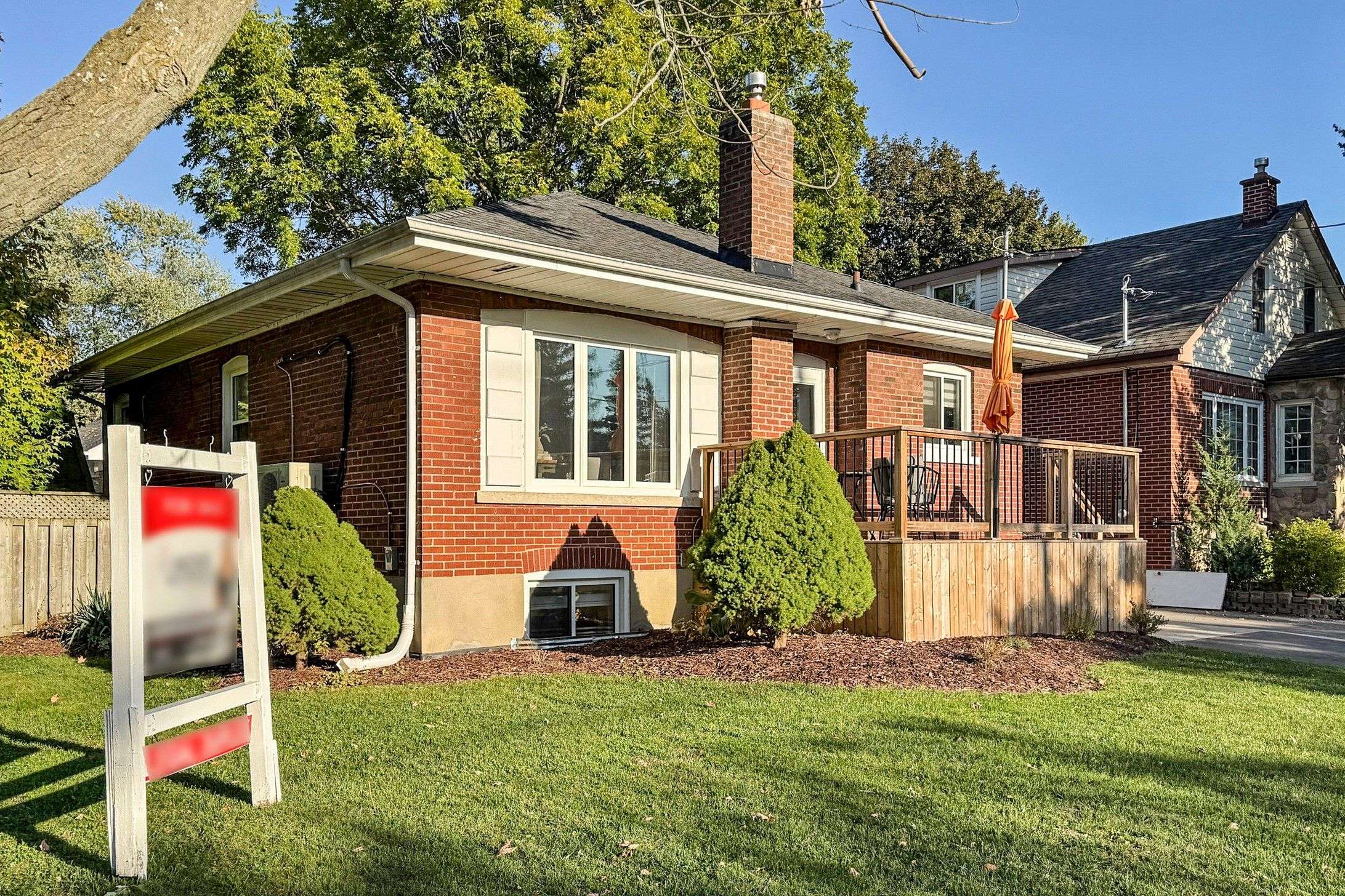 Whitby, ON L1N 5G1,233 Palace ST