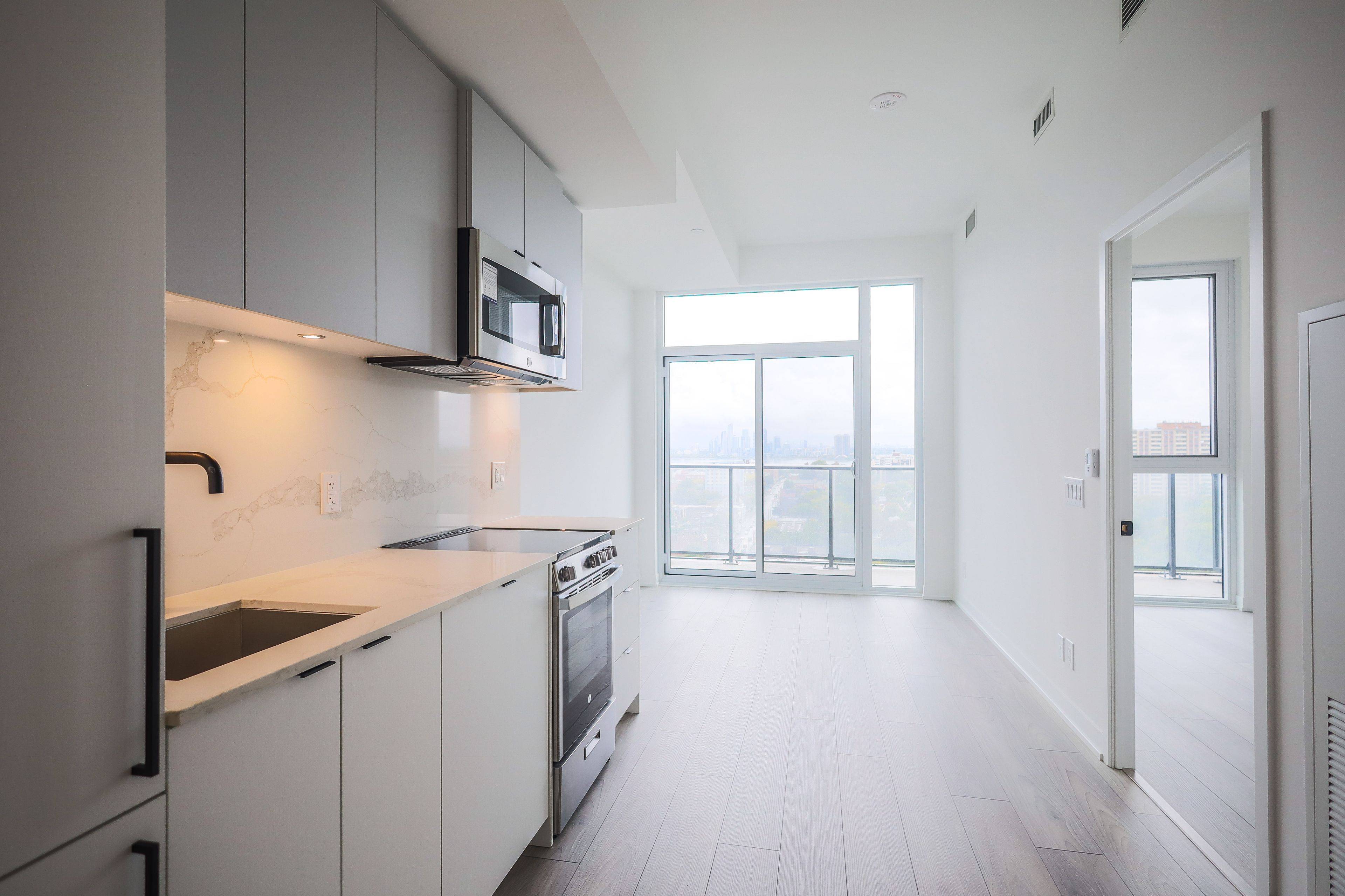 Toronto W01, ON M6K 0J2,285 Dufferin ST #1406