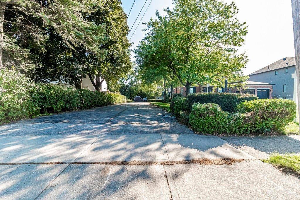 Hamilton, ON L9A 1A8,182 Concession ST