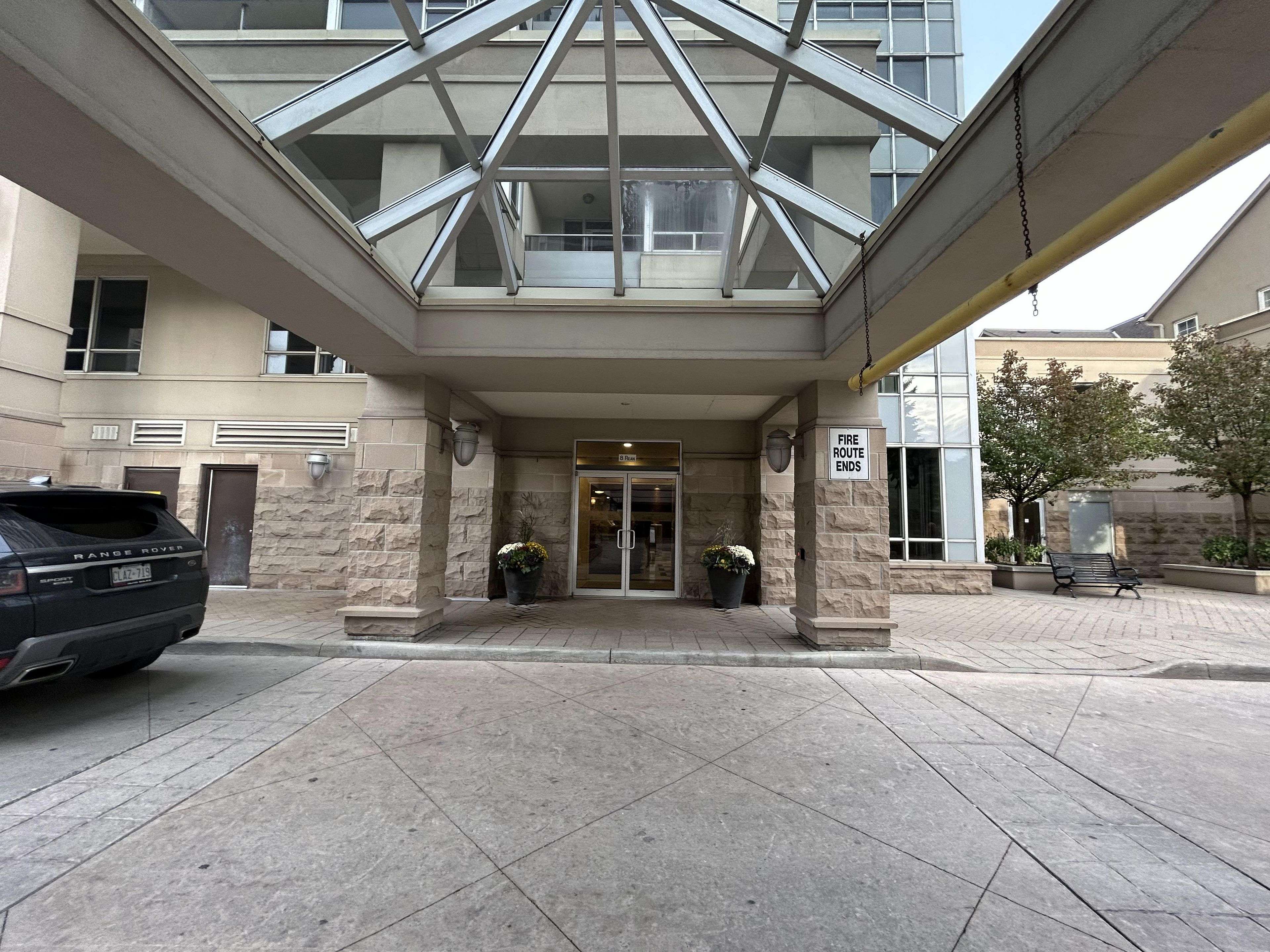 Toronto C15, ON M2K 3B9,8 Rean DR #GV18