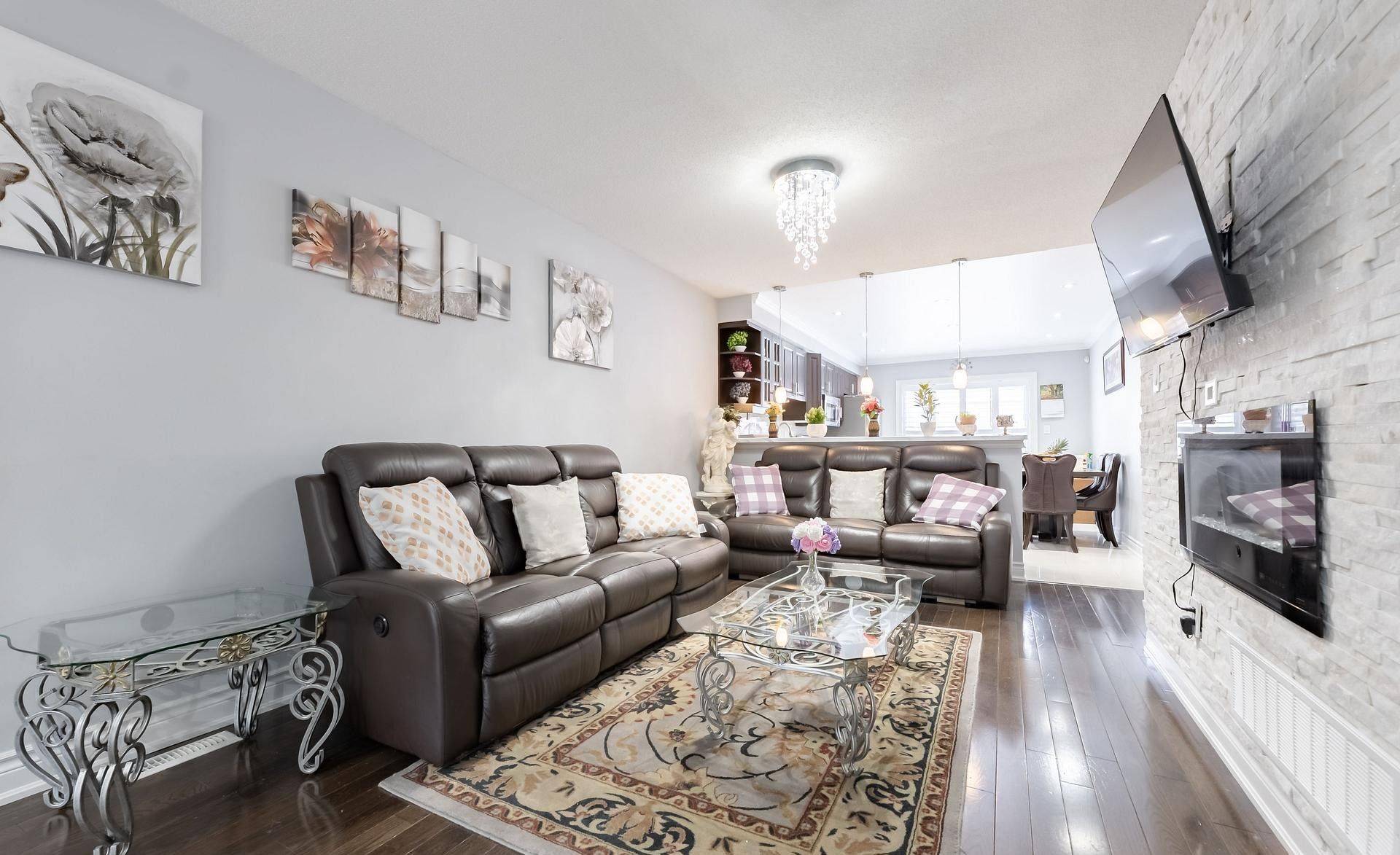 Brampton, ON L6Y 5C7,23 Mosley CRES