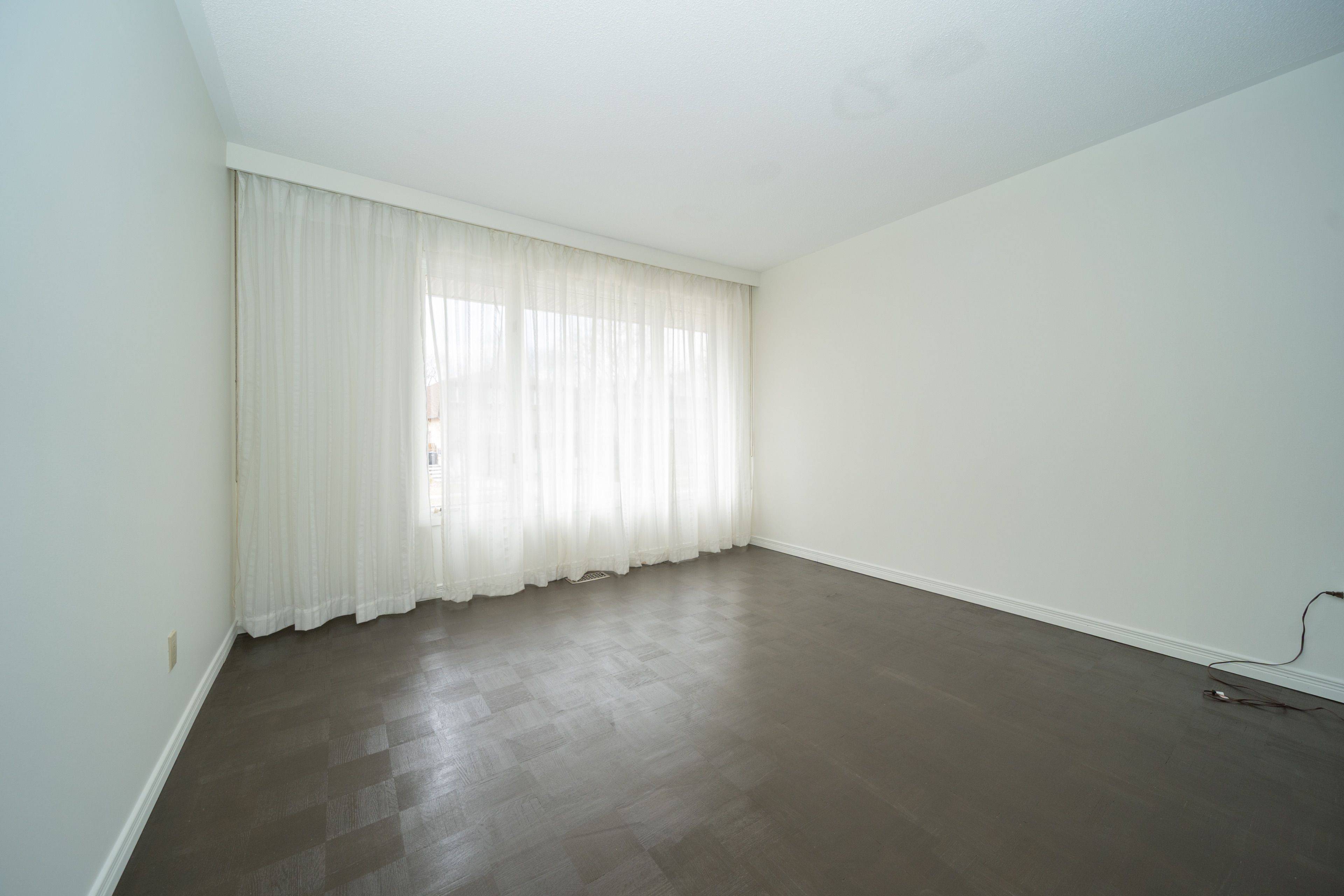 Mississauga, ON L5N 1R2,6929 Bilbao LN