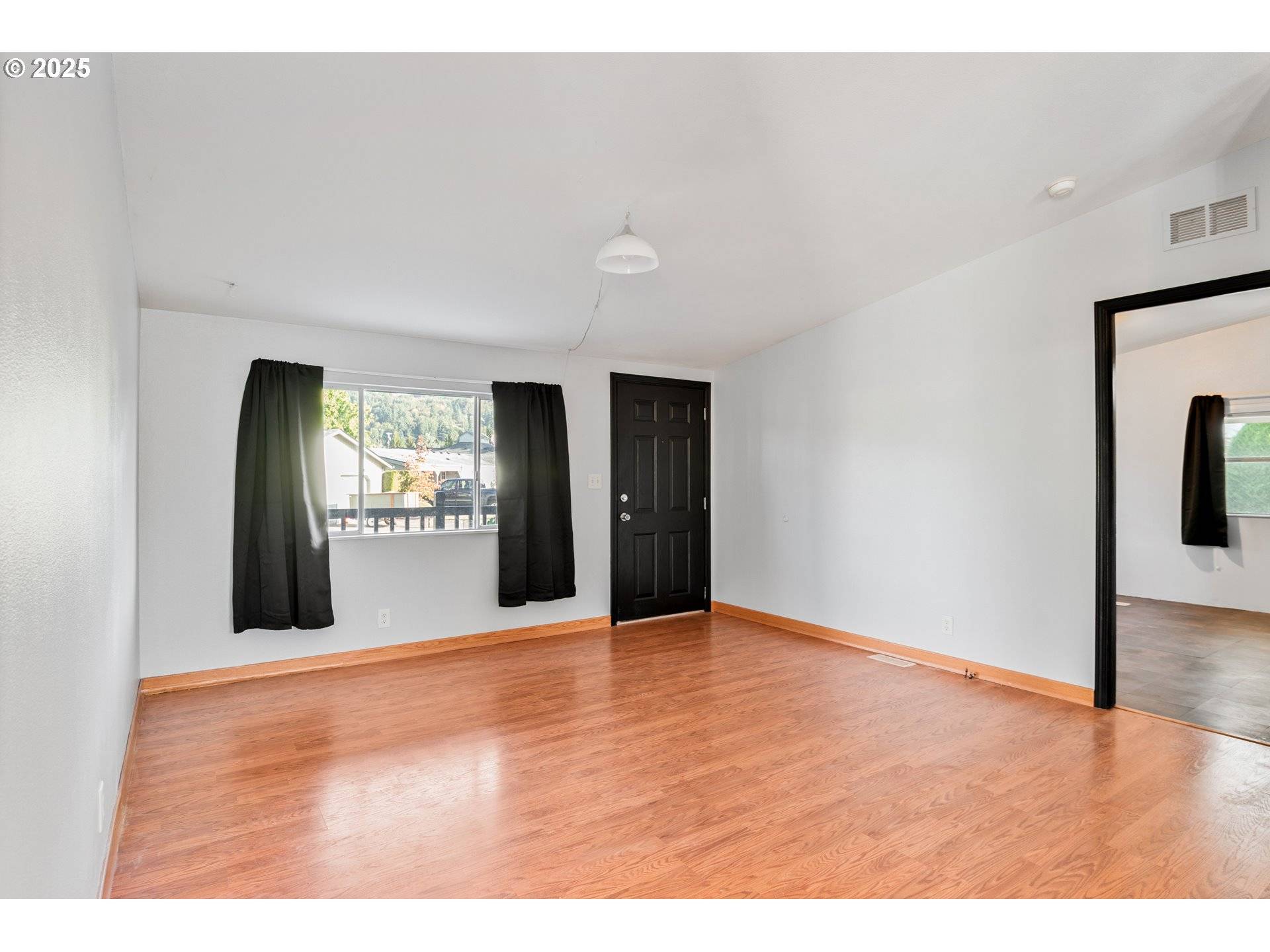 Longview, WA 98632,233 CONCORD PL