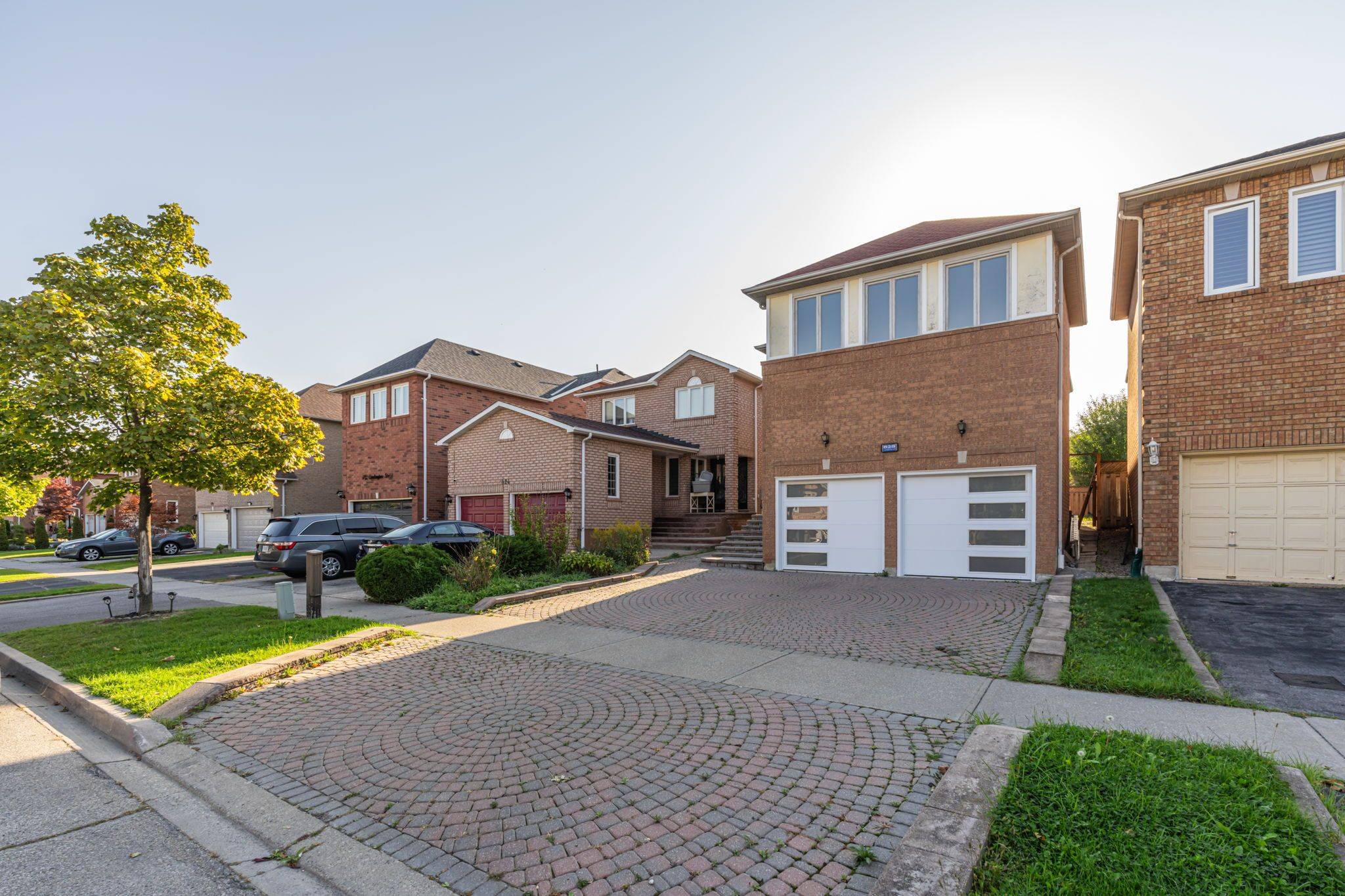 Mississauga, ON L5V 1Z6,828 Cardington ST