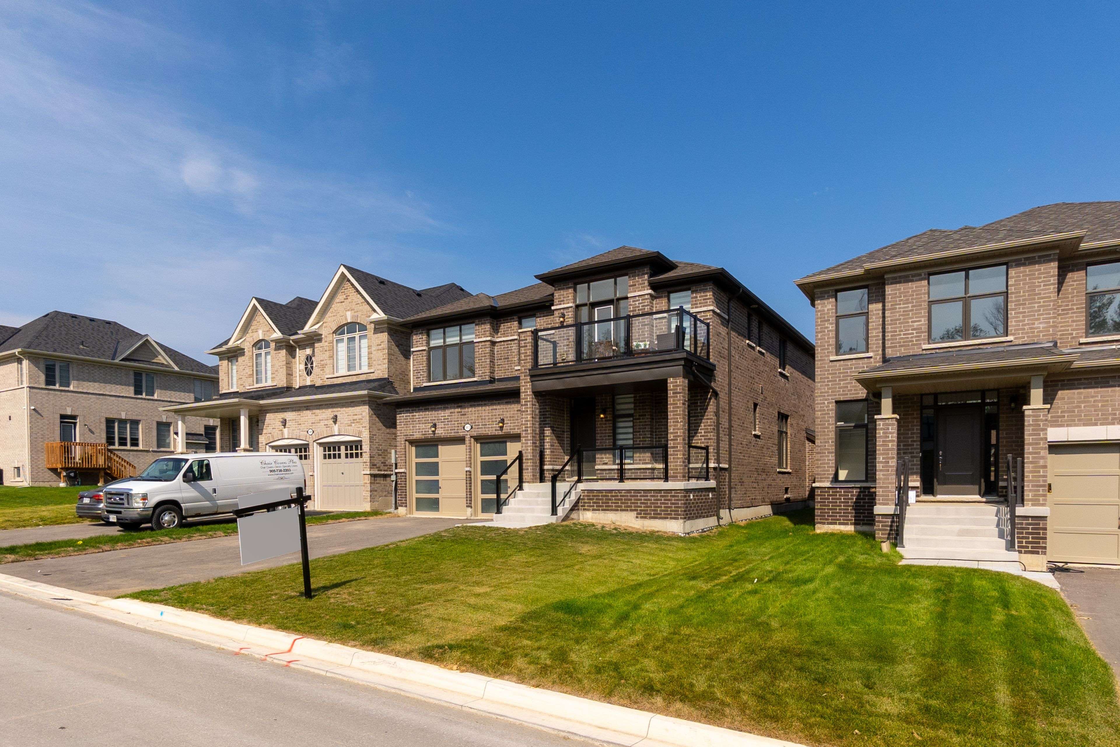 Innisfil, ON L0L 1W0,1413 Davis LOOP