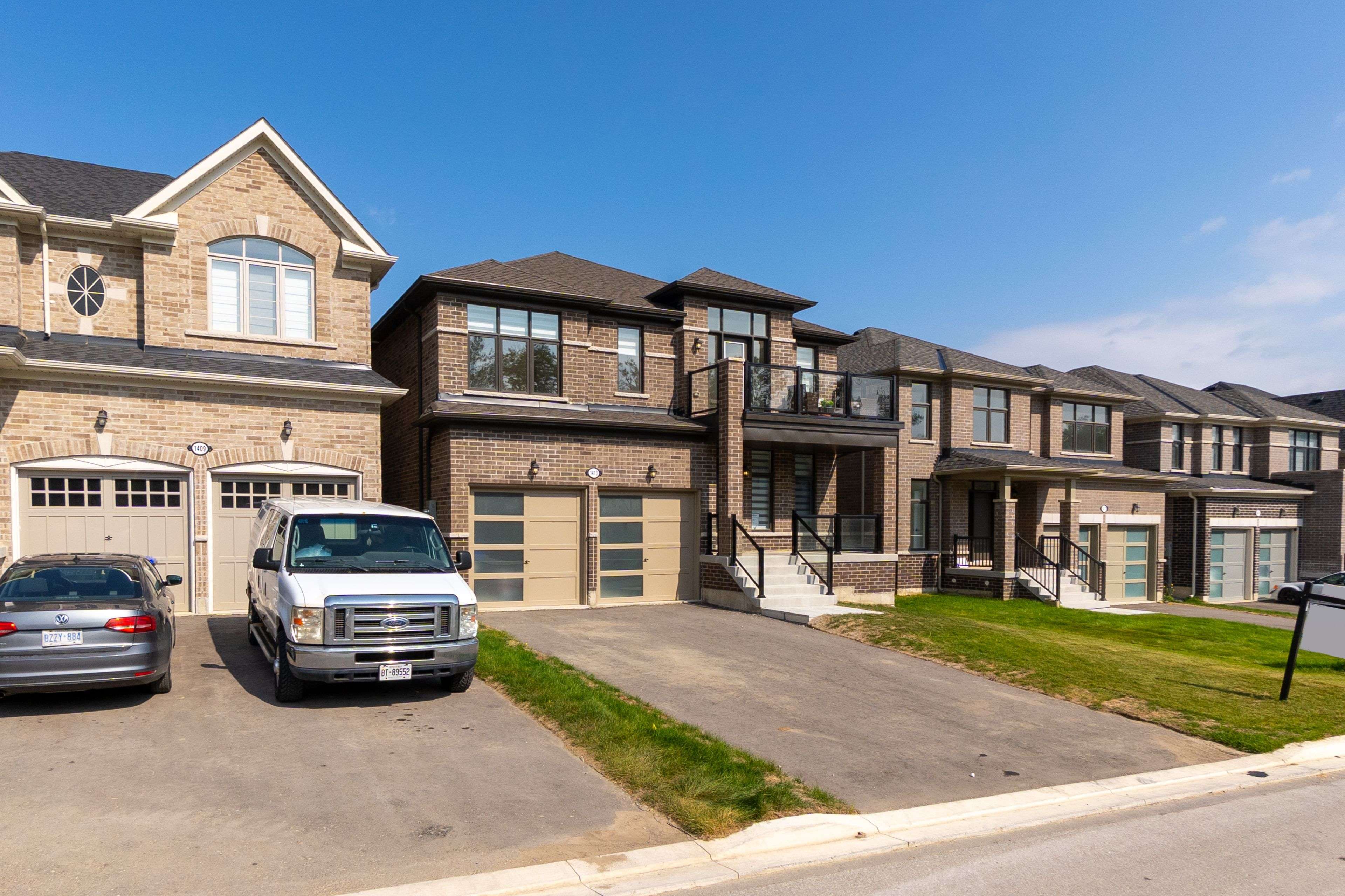 Innisfil, ON L0L 1W0,1413 Davis LOOP