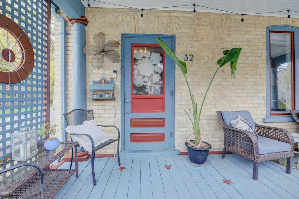 Kitchener, ON N2H 1L4,32 Ellen ST E