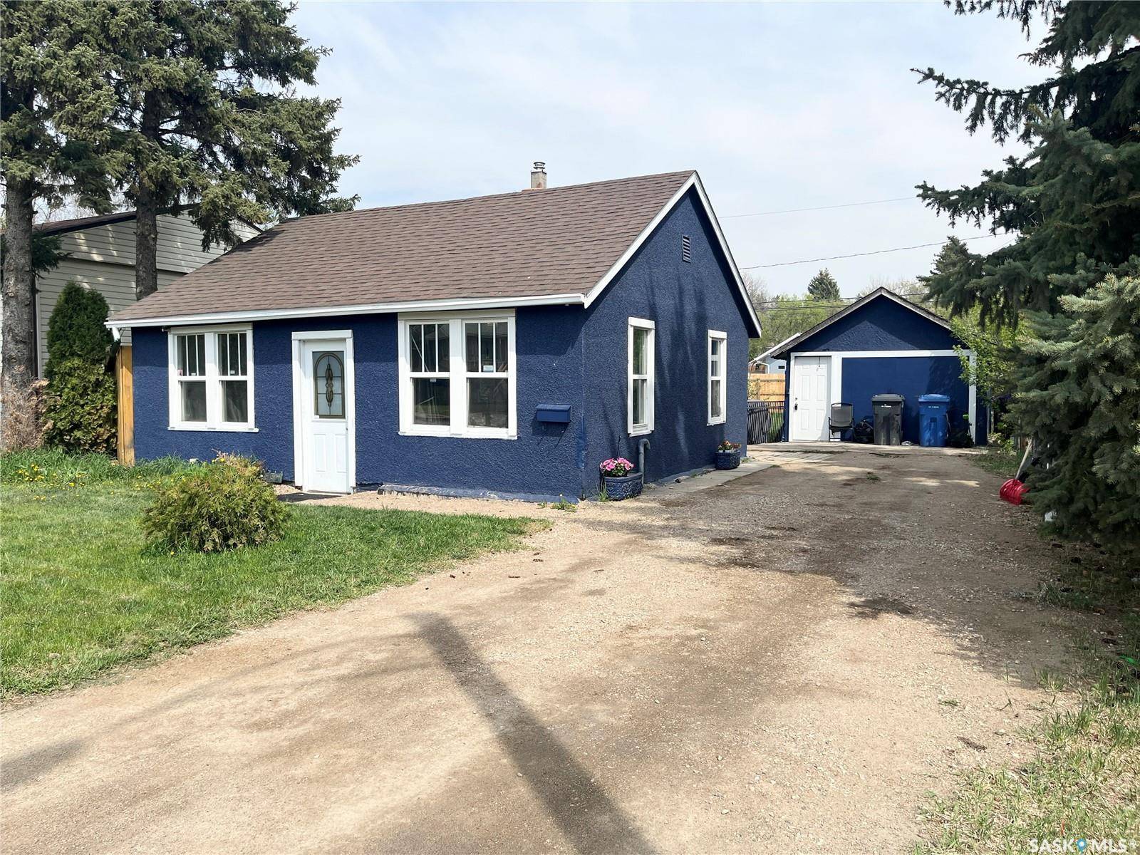 North Battleford, SK S9A 2L3,1072 110th STREET