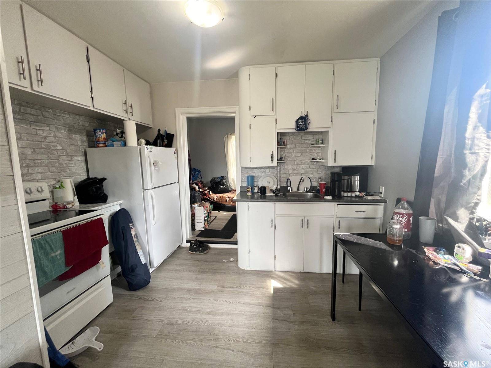 North Battleford, SK S9A 2L3,1072 110th STREET