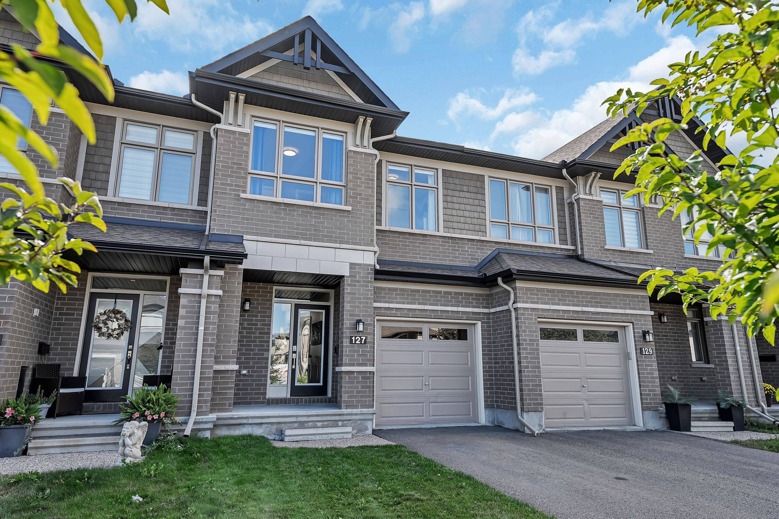 Kanata, ON K2V 0G3,127 Shinny AVE