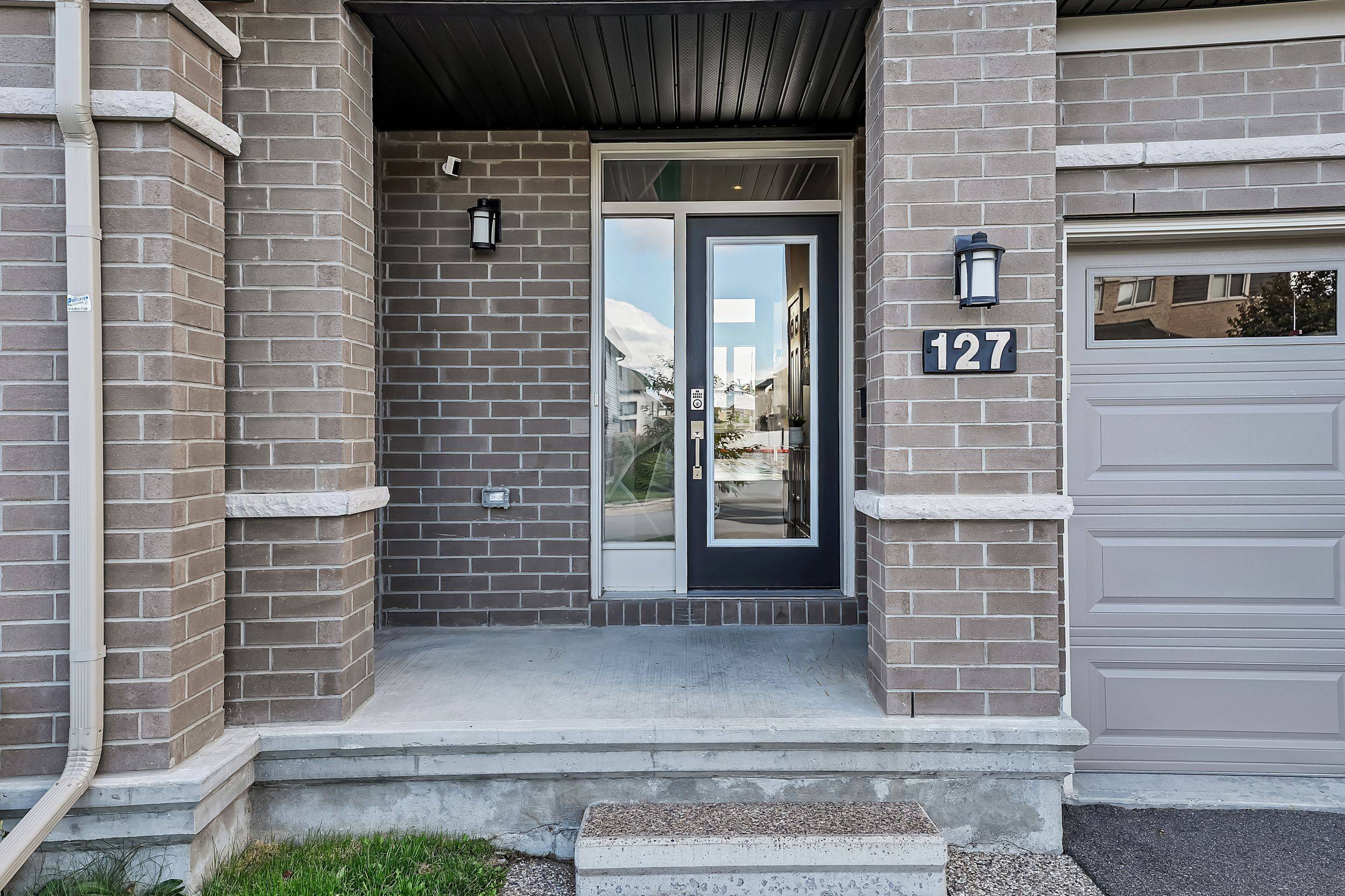 Kanata, ON K2V 0G3,127 Shinny AVE