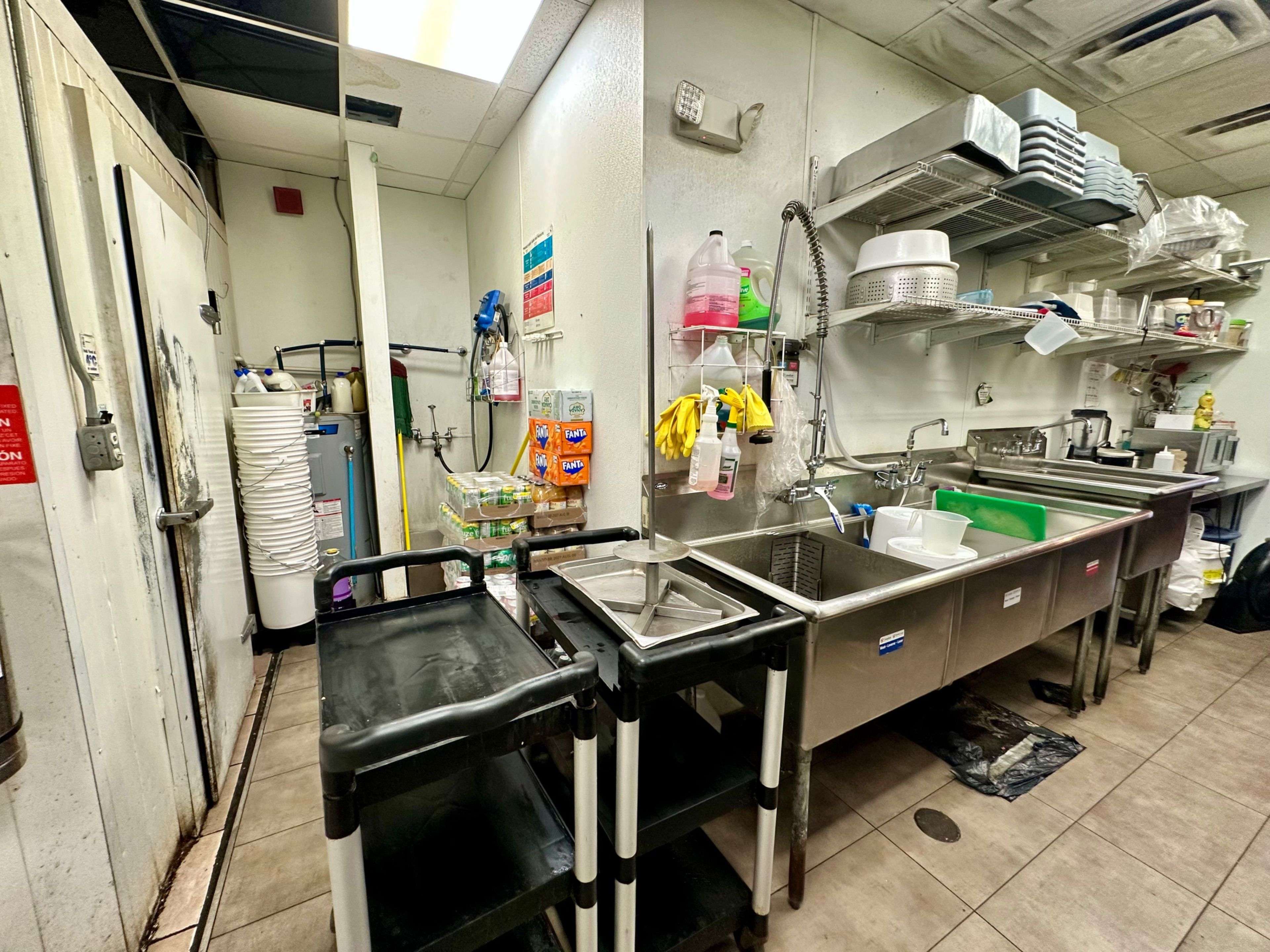 Ajax, ON L1Z 1Z2,1 Rossland RD #14B