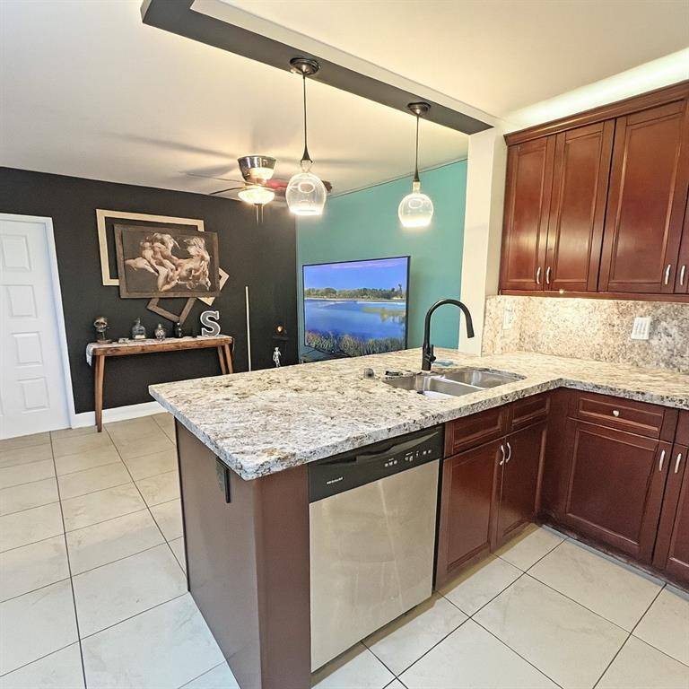 Oakland Park, FL 33309,3007 N Oakland Forest Dr #107