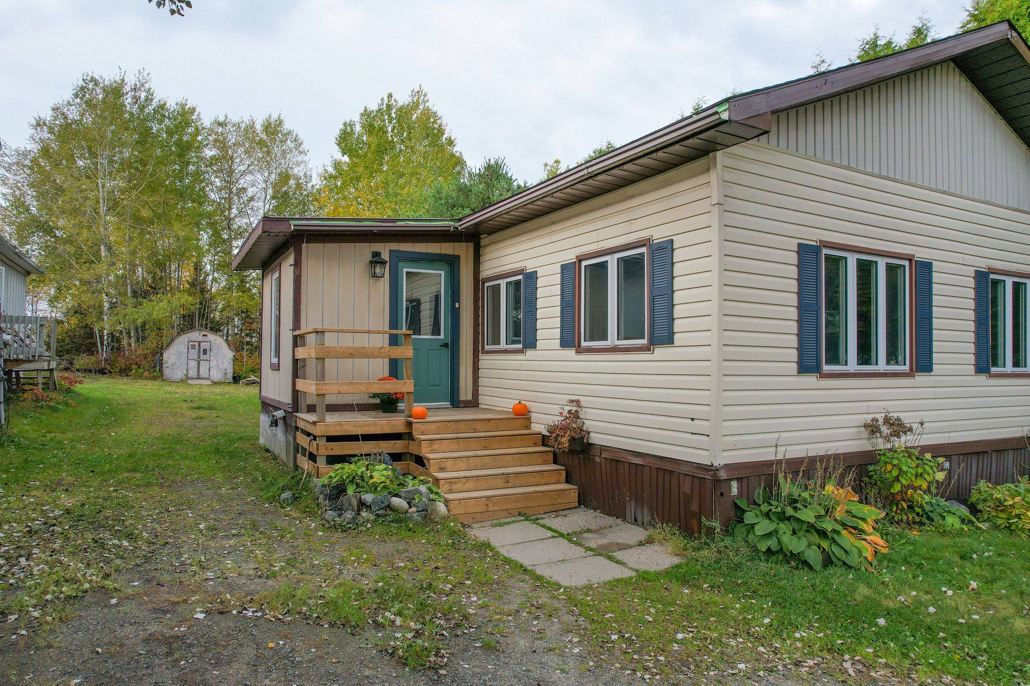 Temagami, ON P0H 2H0,25 Hillcrest DR
