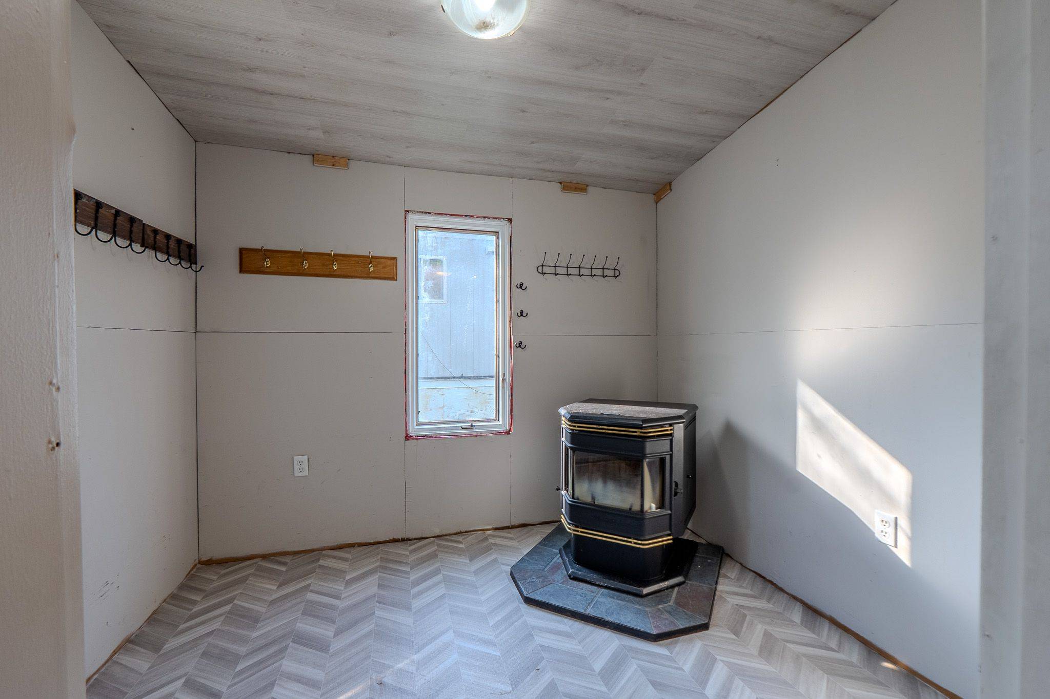 Temagami, ON P0H 2H0,25 Hillcrest DR