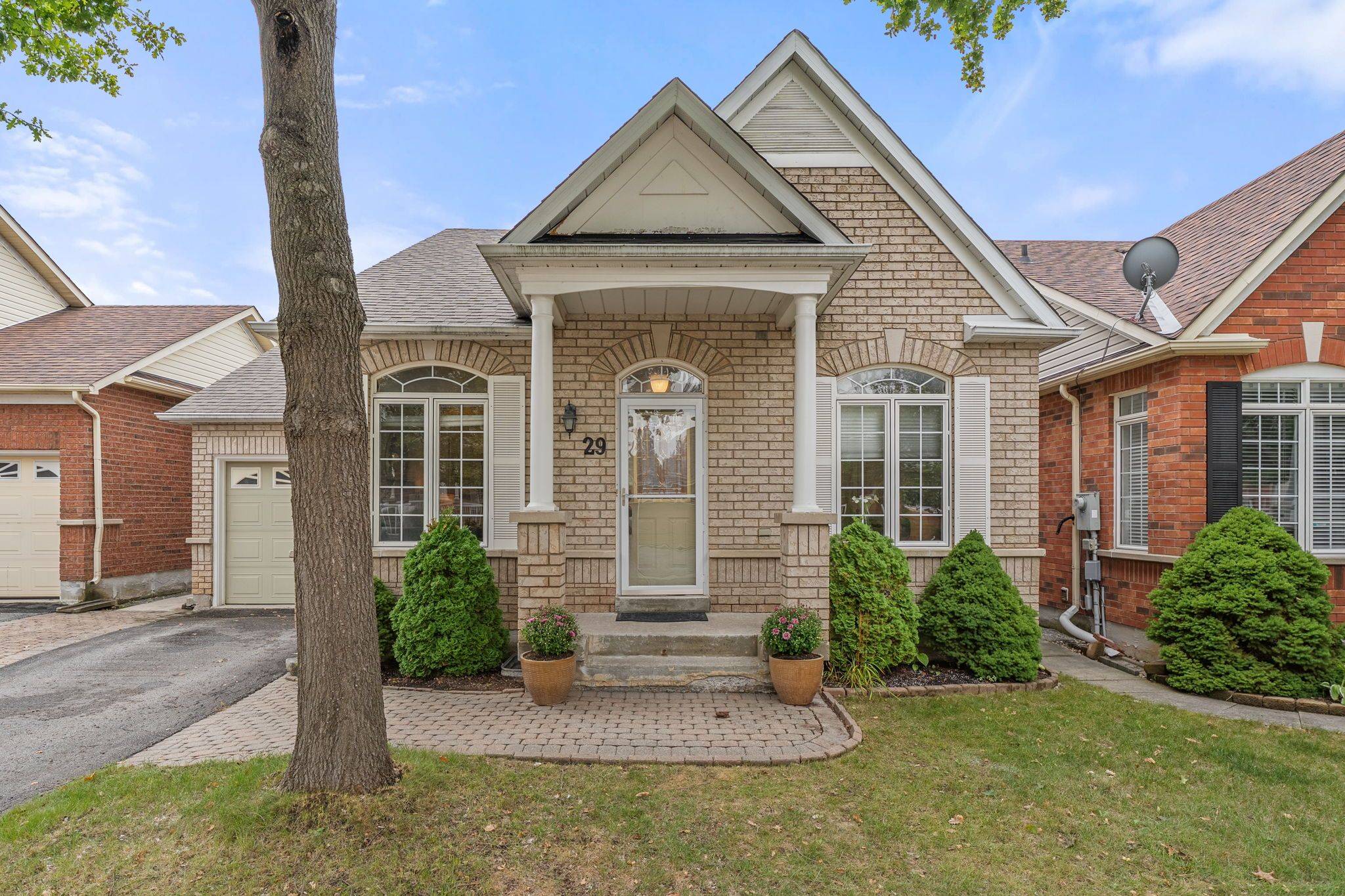 Markham, ON L6C 2S4,29 Cliveden PL