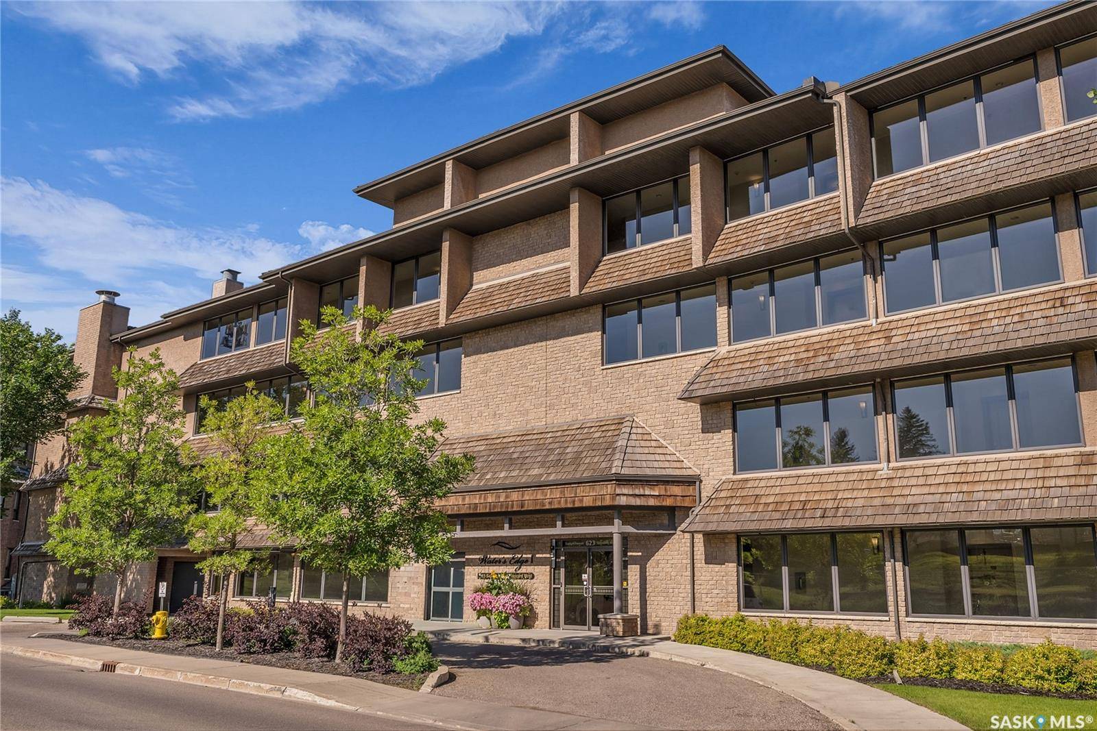 Saskatoon, SK S7M 0A5,623 Saskatchewan CRESCENT W #135