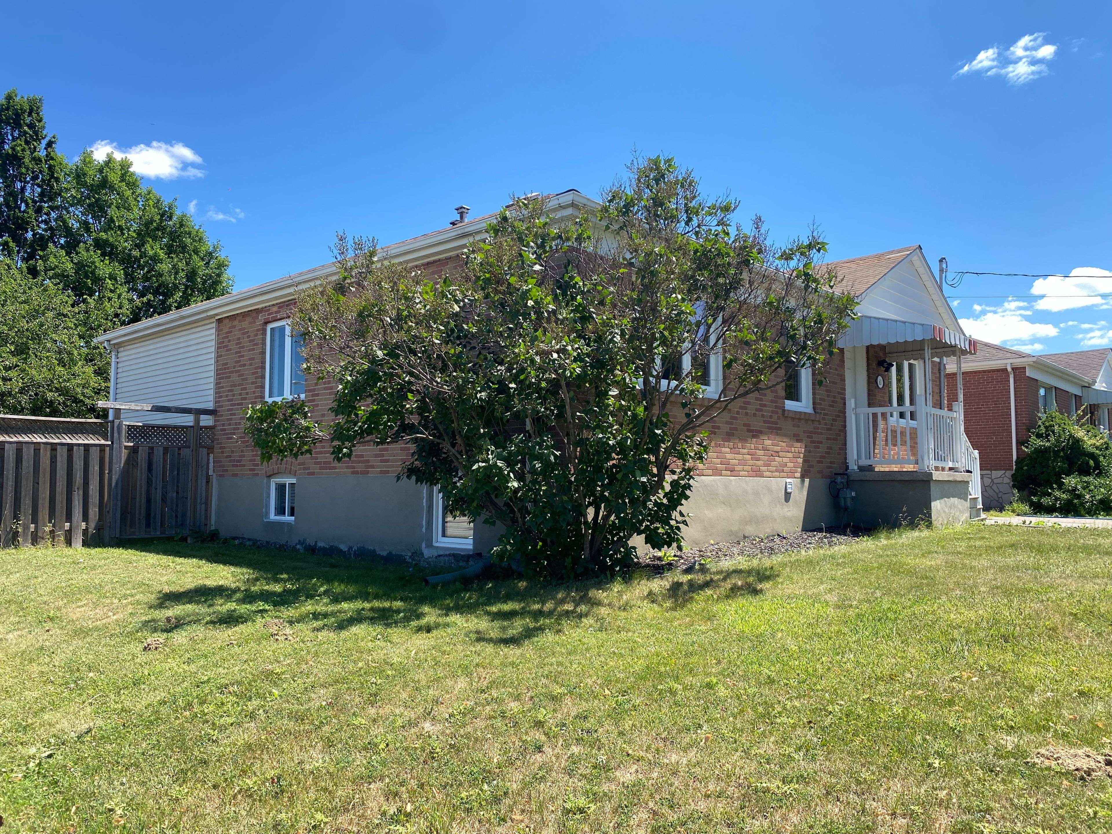 Toronto W04, ON M9N 3A3,63 Lockerbie AVE ##D