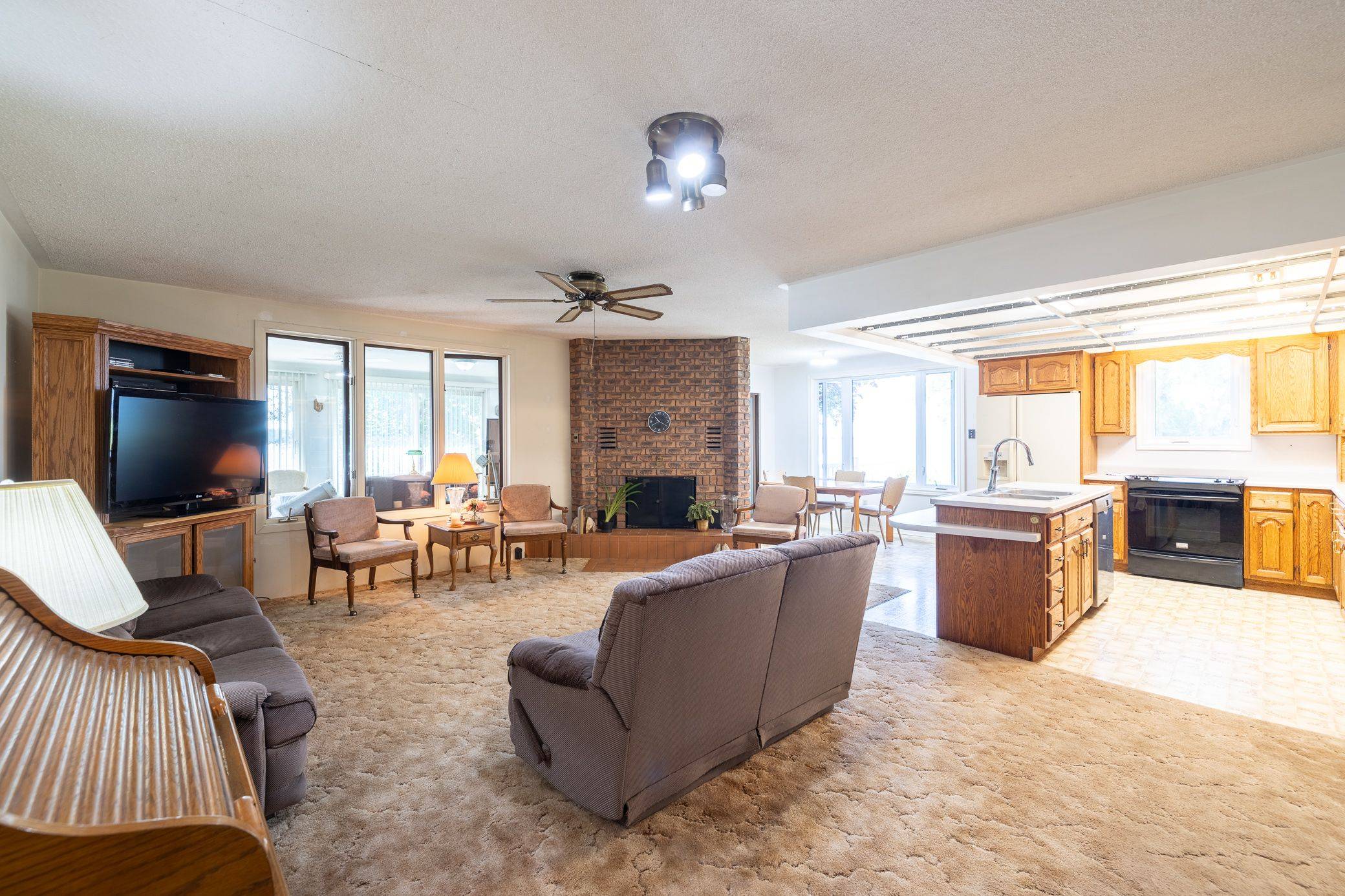 Prince Edward County, ON K0K 1G0,15753 Loyalist Pkwy