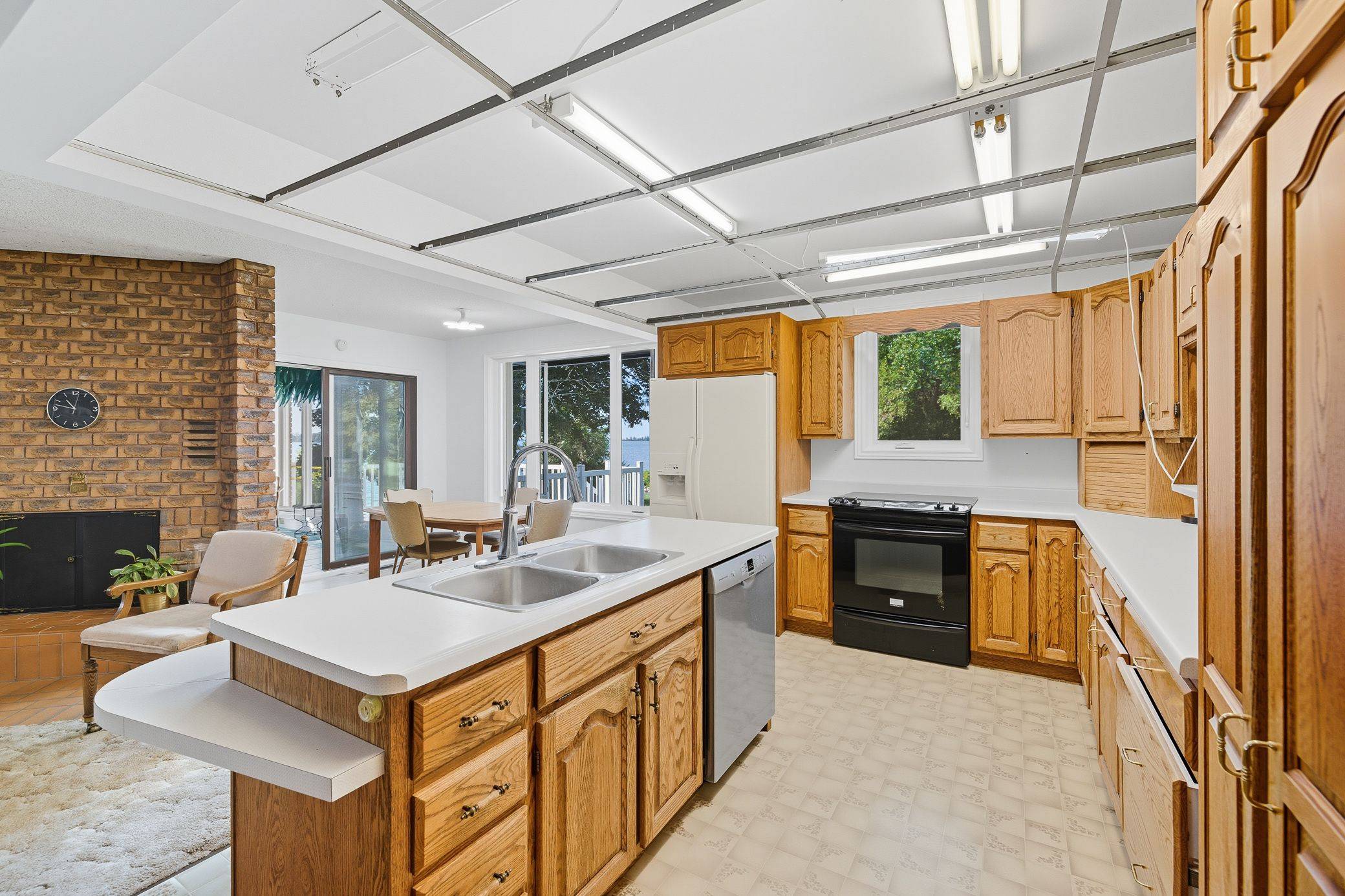 Prince Edward County, ON K0K 1G0,15753 Loyalist Pkwy