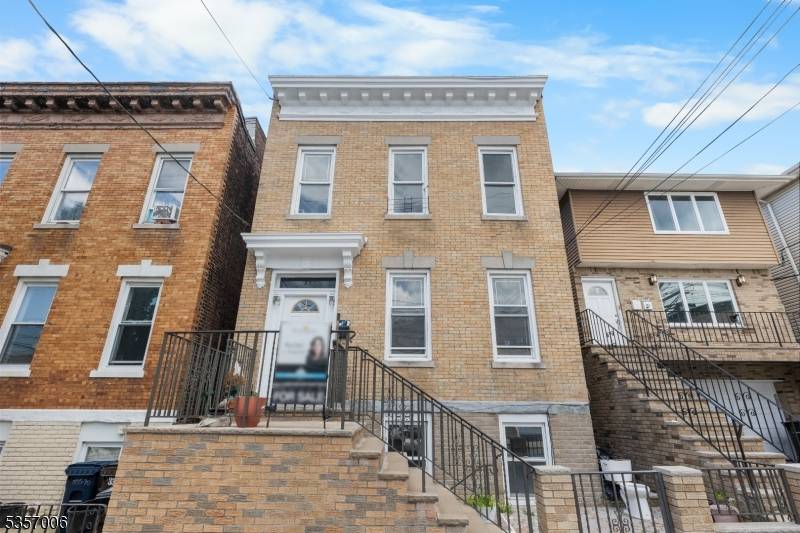 Guttenberg Town, NJ 07093,337 70th St