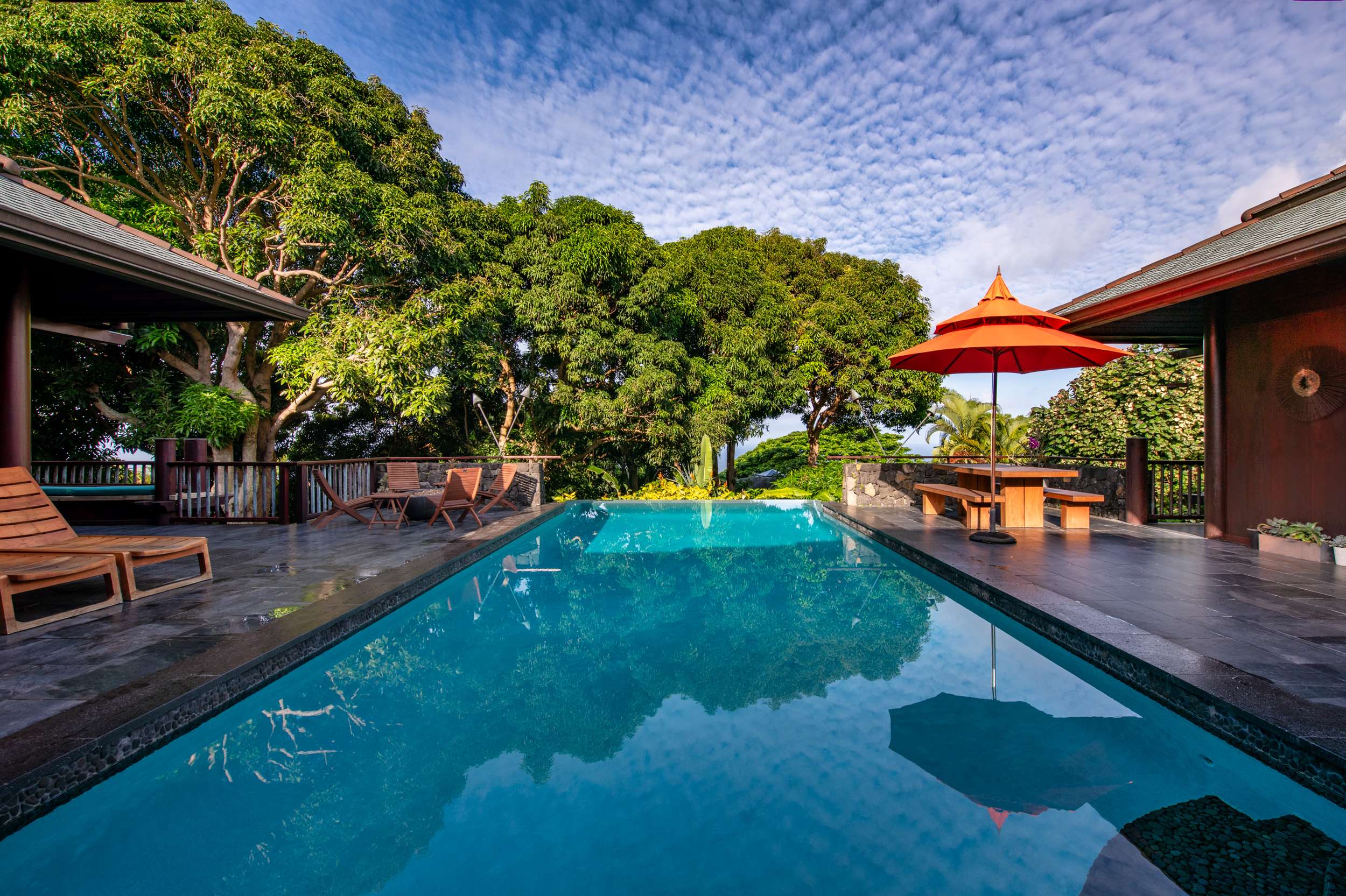 Kailua-kona, HI 96740,76-874 IO KUALUA PL