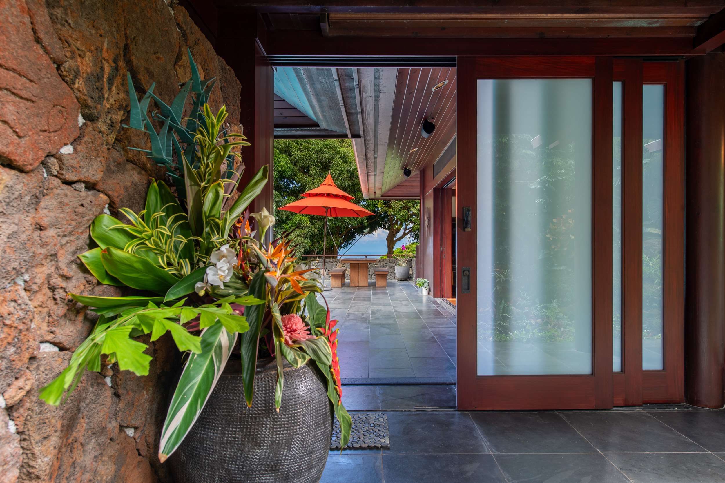 Kailua-kona, HI 96740,76-874 IO KUALUA PL