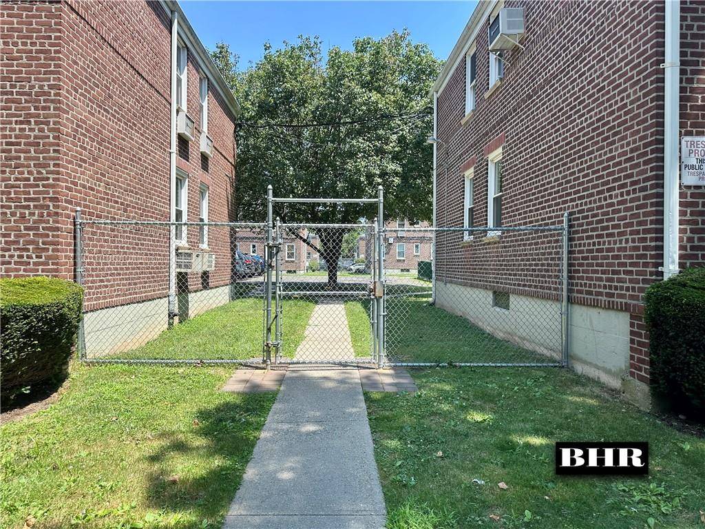 Brooklyn, NY 11234,2017 Pearson ST #80D