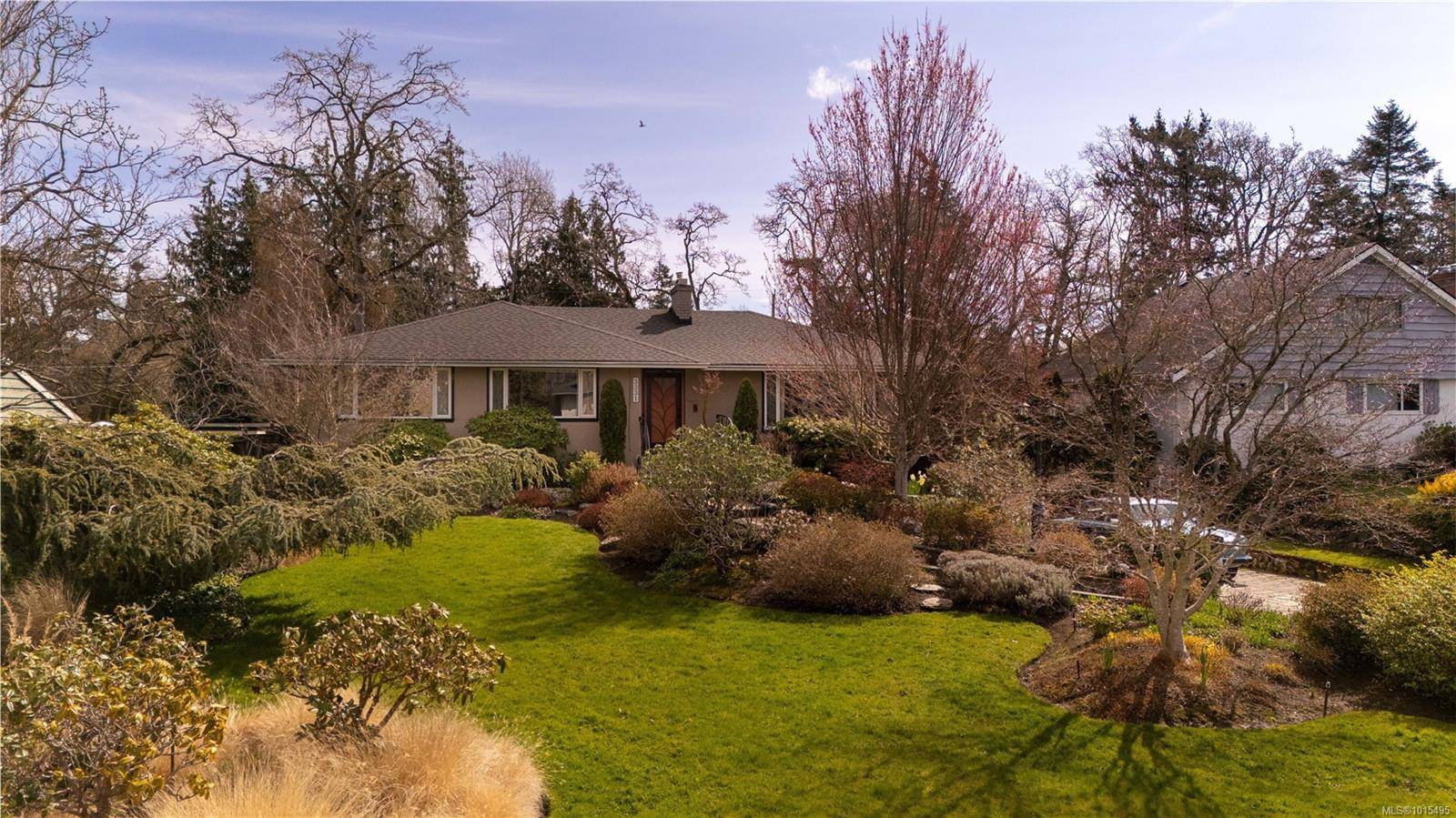 Oak Bay, BC V8P 5B8,3331 Woodburn Ave