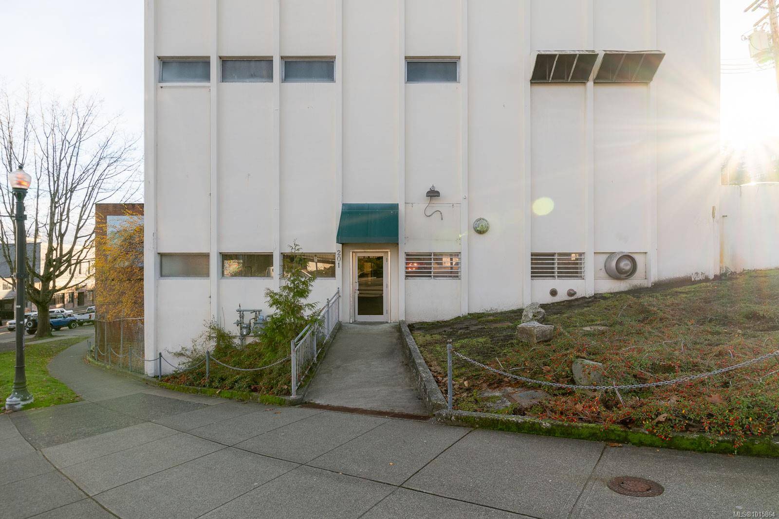 Nanaimo, BC V9R 5B9,13 Victoria Cres