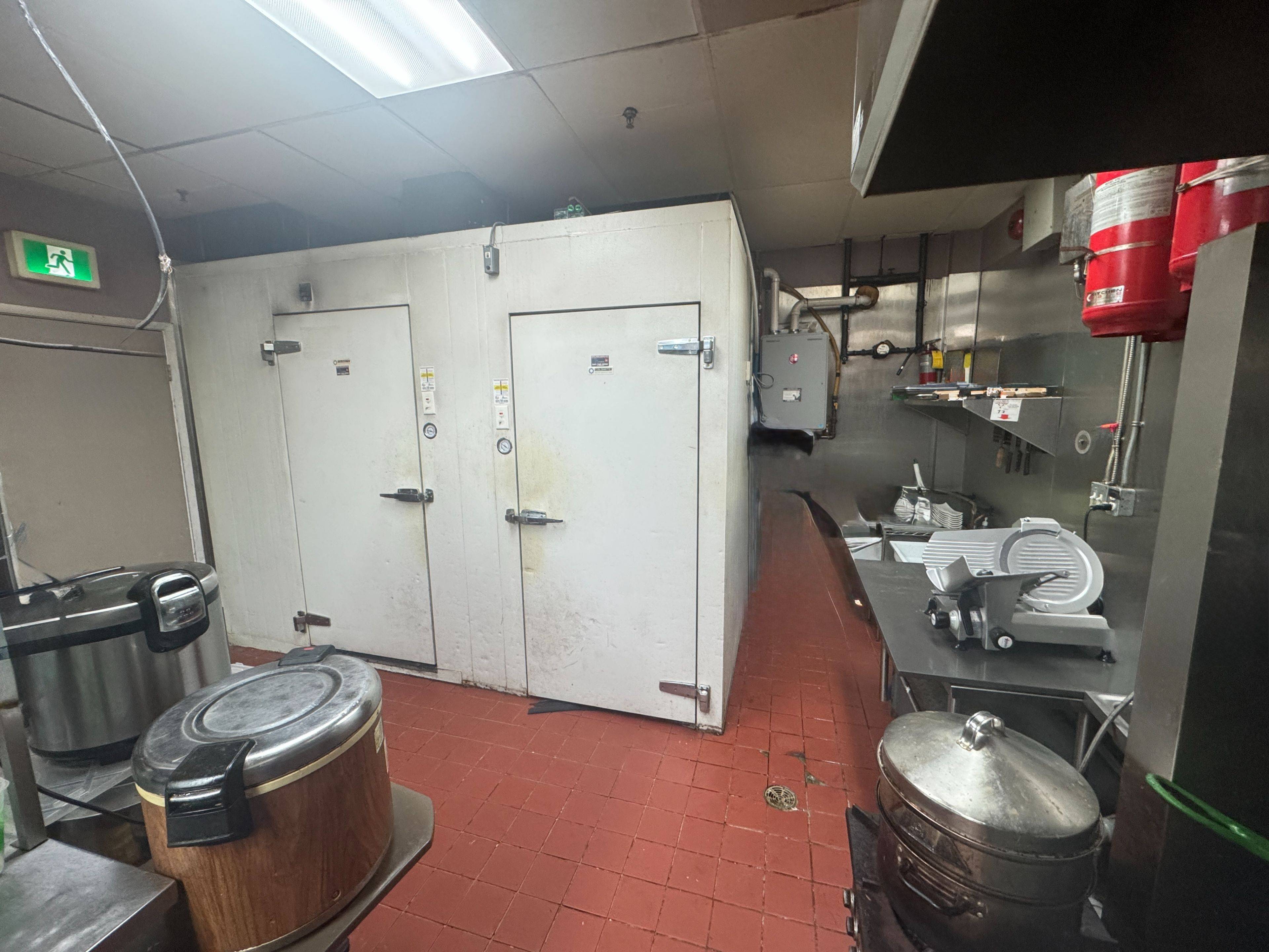 Mississauga, ON L4Y 4G6,888 Dundas ST E #A2