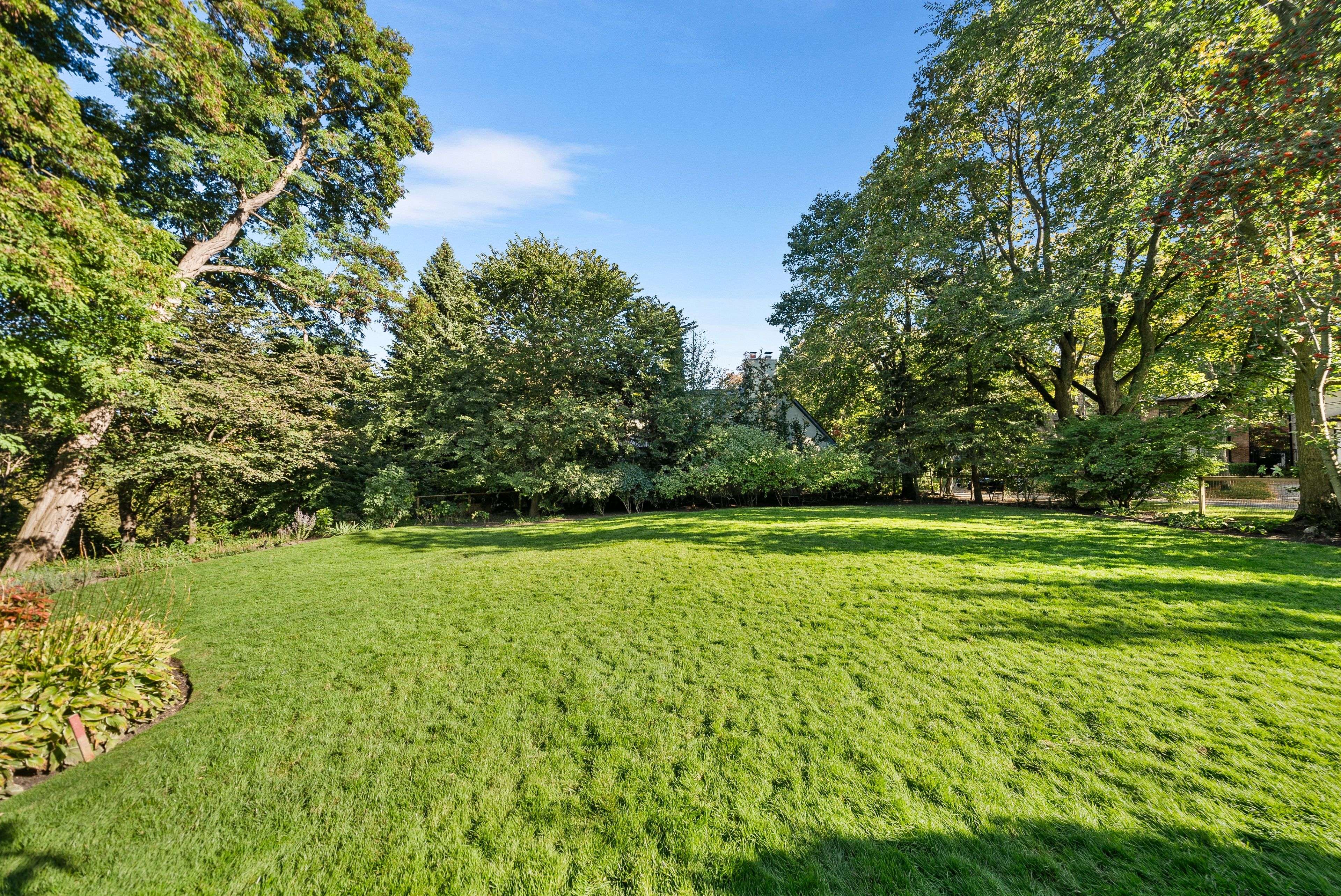 Toronto C09, ON M4T 2K4,133 & 135 Hudson DR