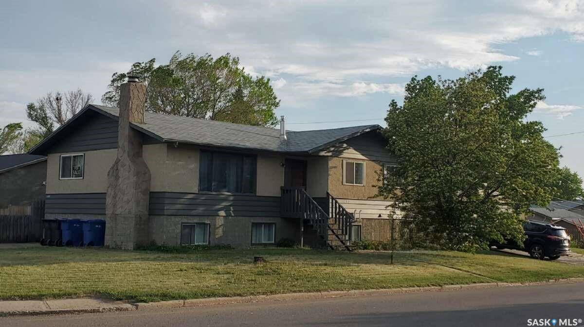 North Battleford, SK S9A 3B1,1491 112th STREET