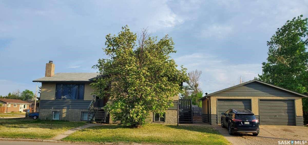 North Battleford, SK S9A 3B1,1491 112th STREET