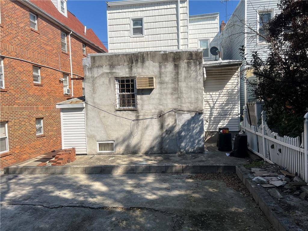 Brooklyn, NY 11236,1044 East 96th ST