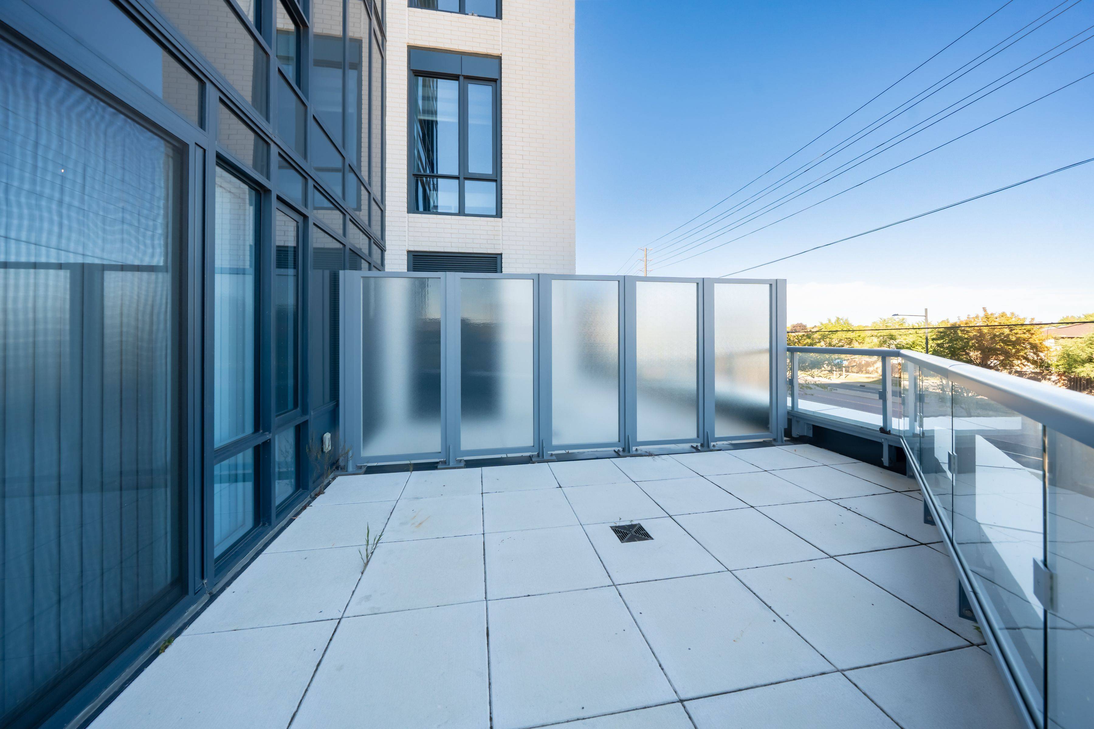 Vaughan, ON L4J 0L4,7950 Bathurst ST #211