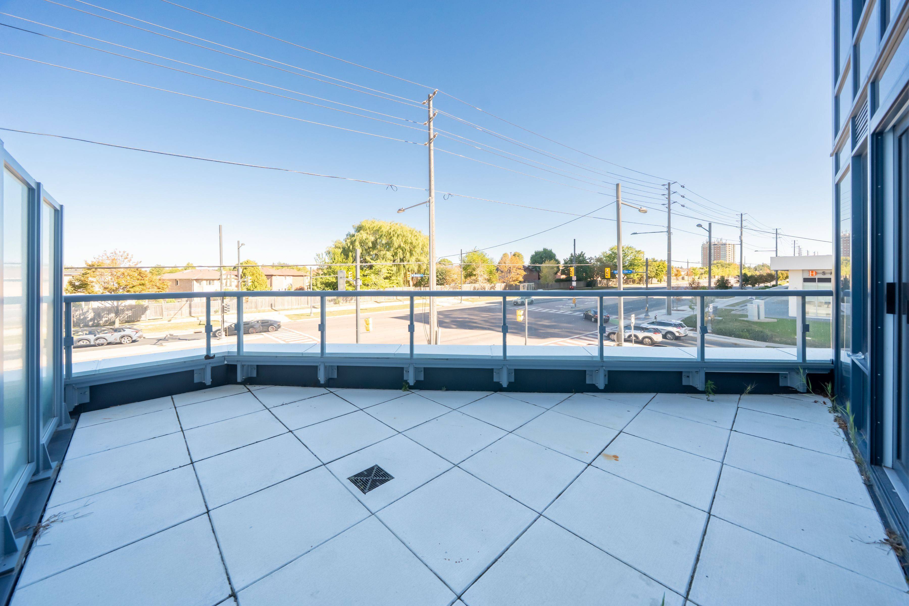 Vaughan, ON L4J 0L4,7950 Bathurst ST #211