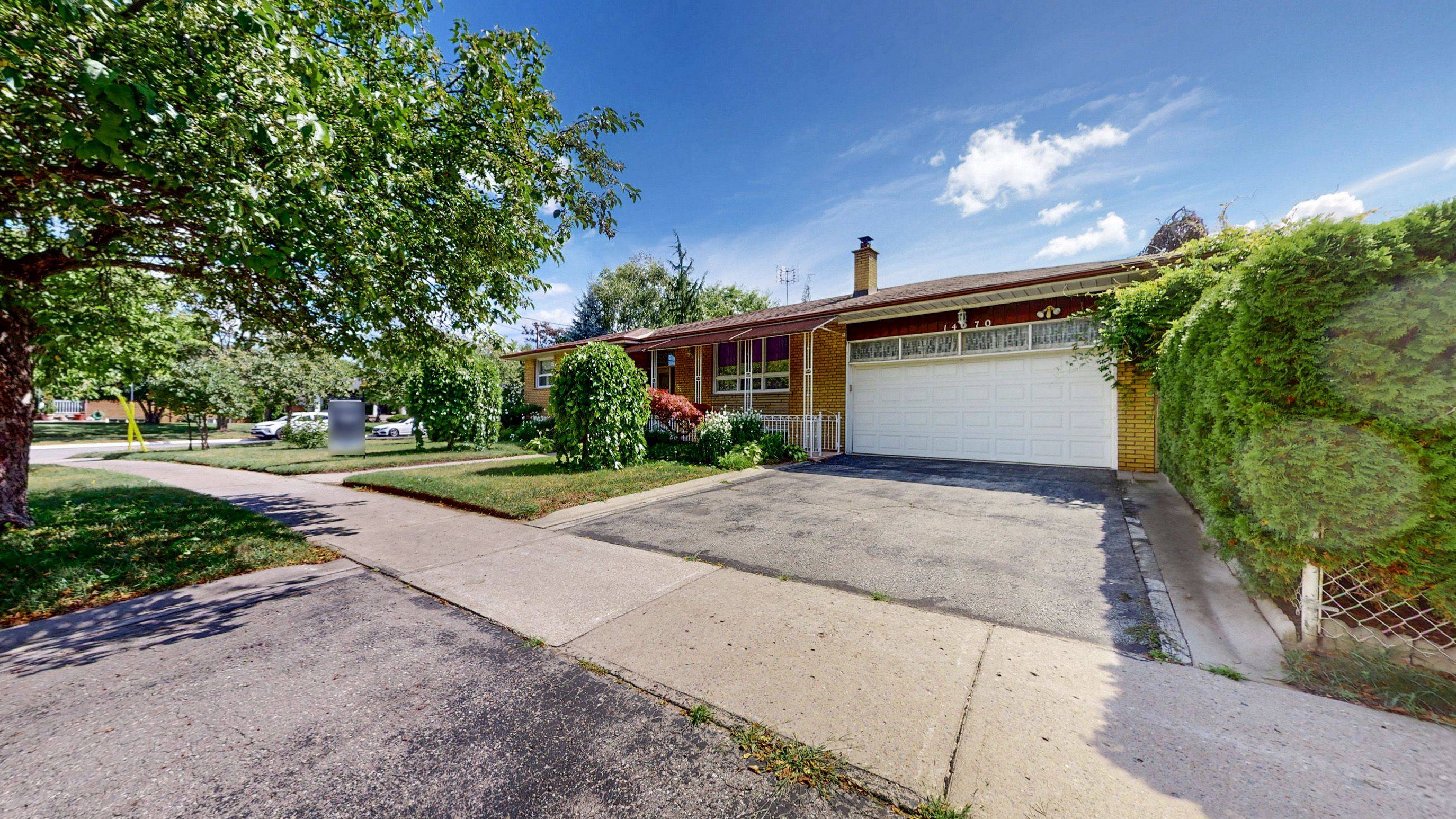 Mississauga, ON L4X 1C2,1470 Sherway DR